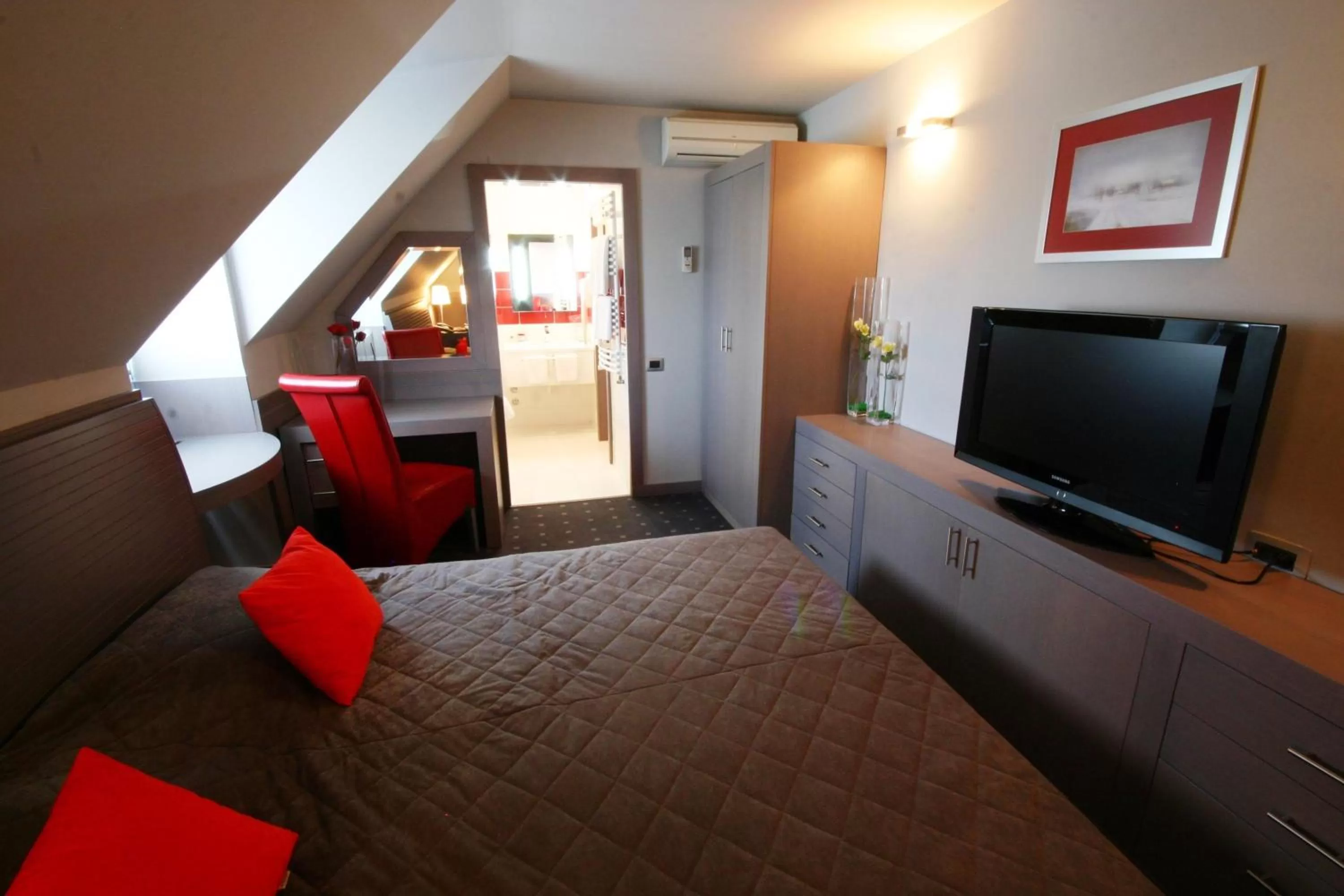 Bedroom, Bed in Garni Hotel Leopold I