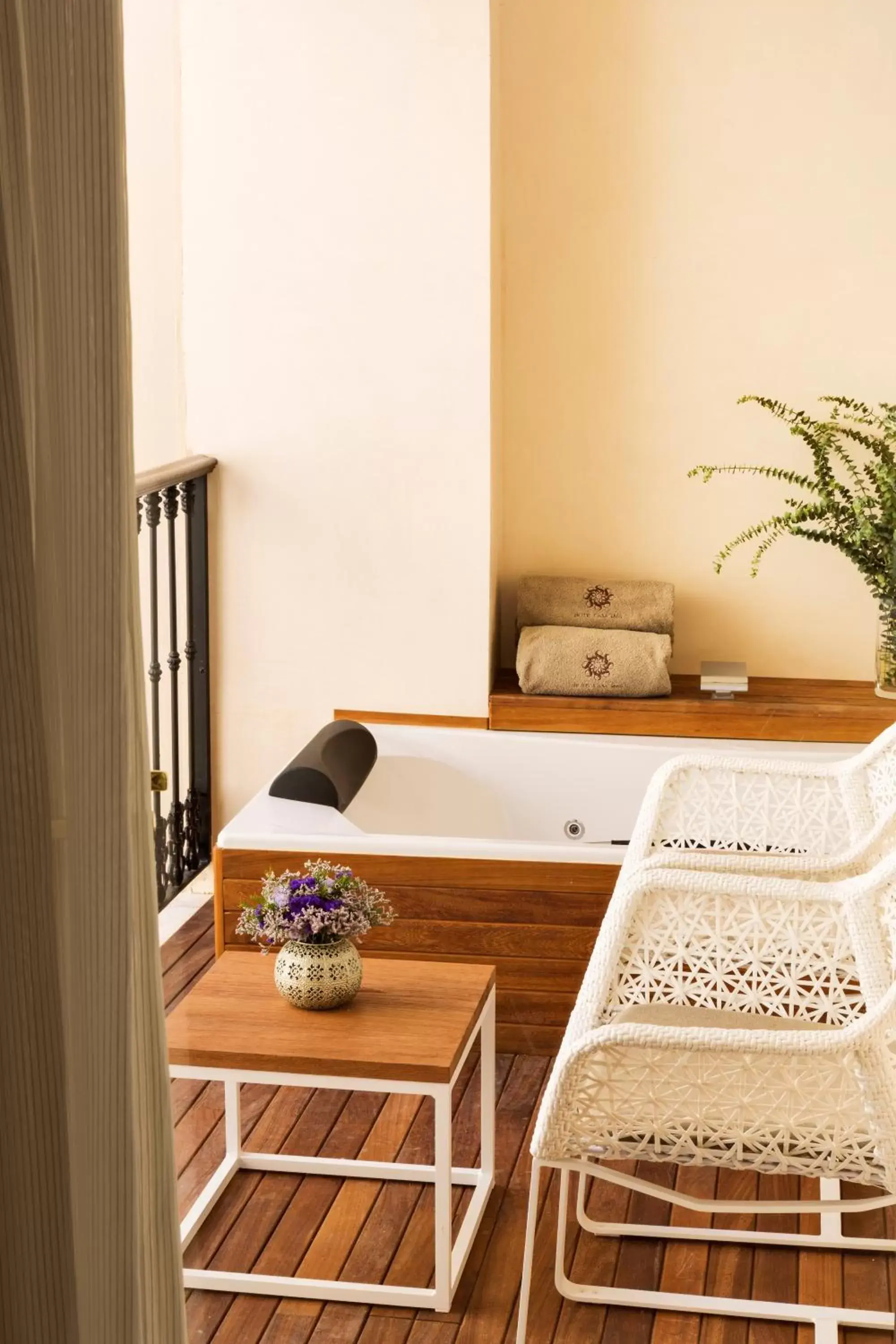 Junior Suite with Jacuzzi® in Hotel Casa 1800 Sevilla Junior Suite with Jacuzzi® in Hotel Casa 1800 Sevilla
