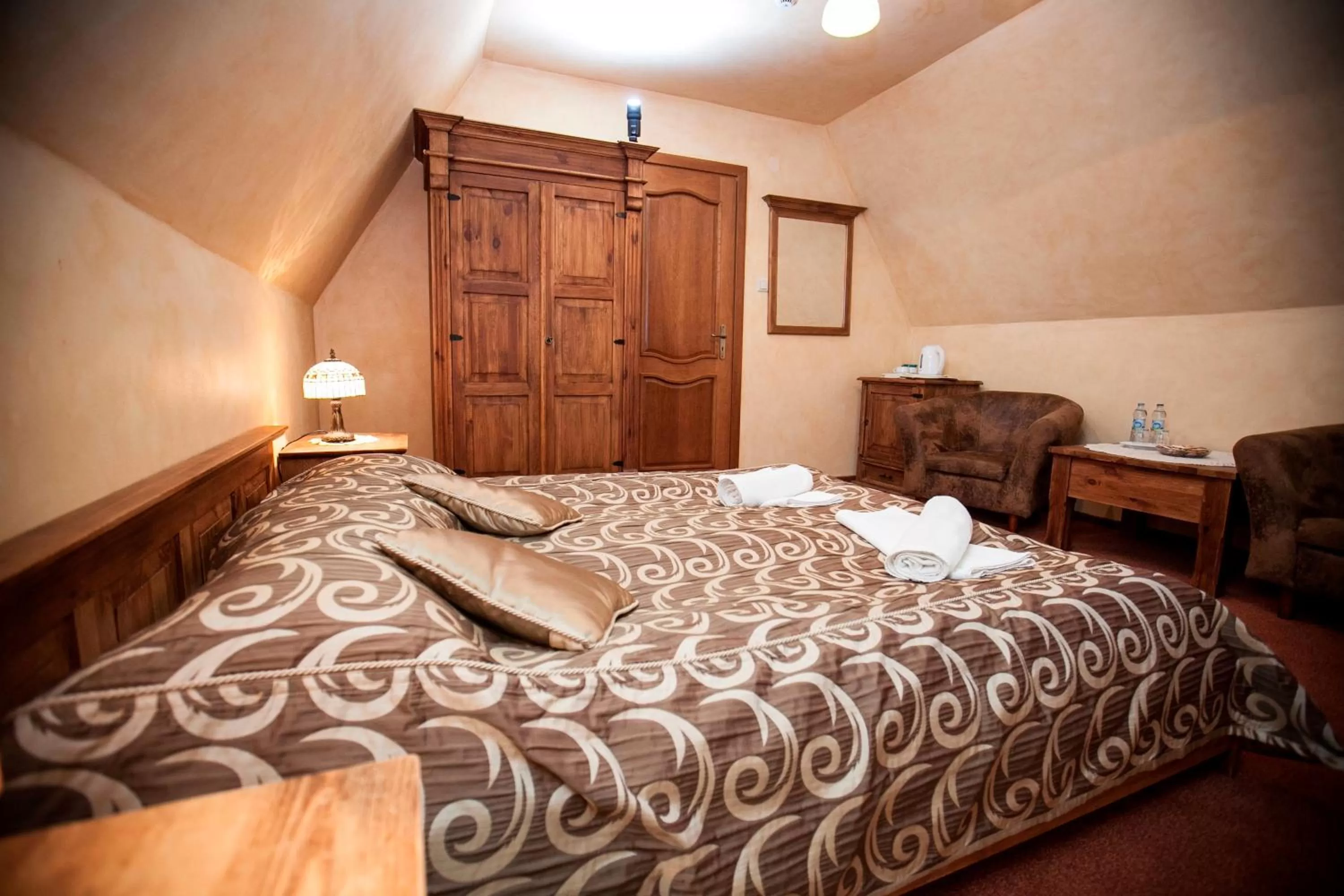 Bed in Hotel Dwór Karolówka