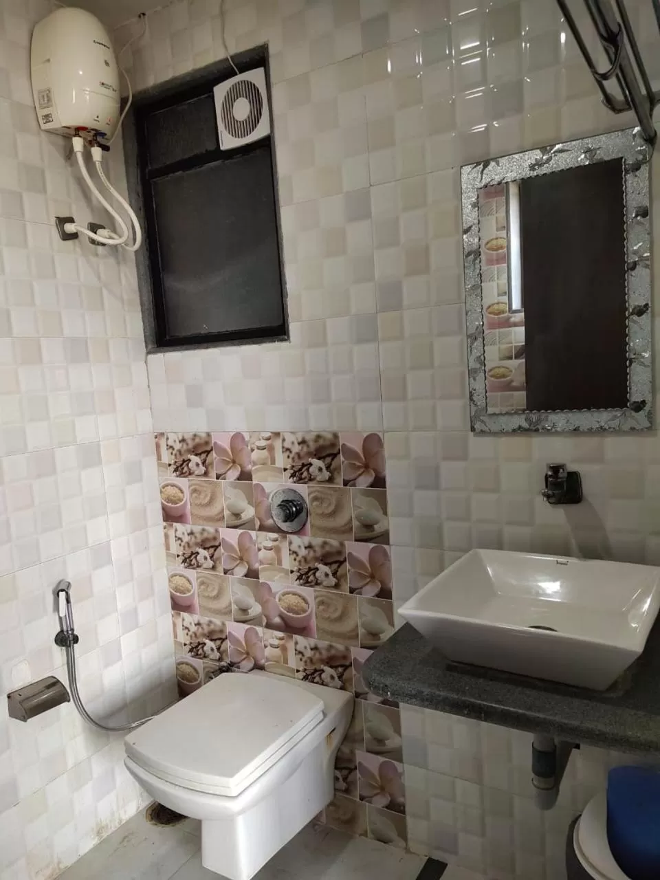 Bathroom in Hotel Sai Bansi