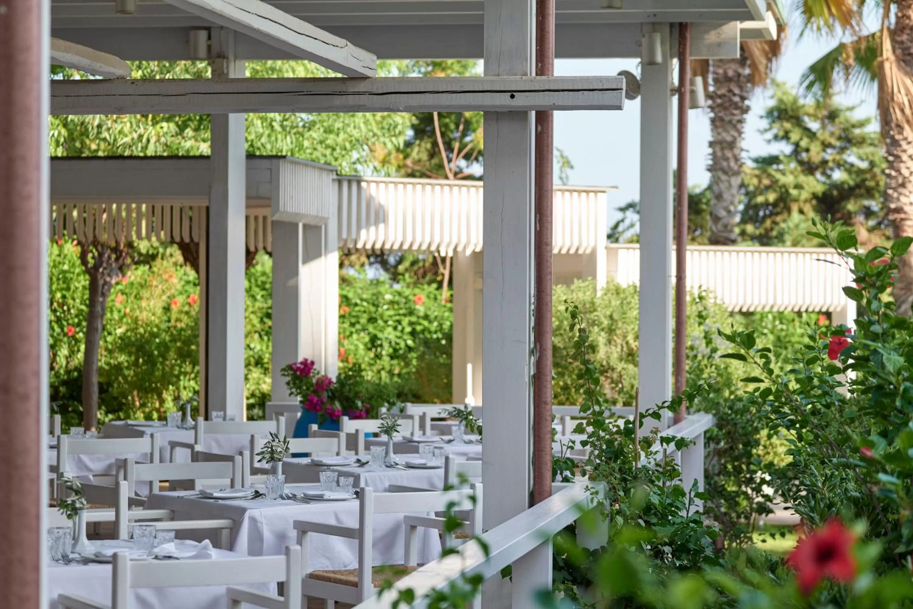 Restaurant/places to eat in Esperos Mare Resort & Spa