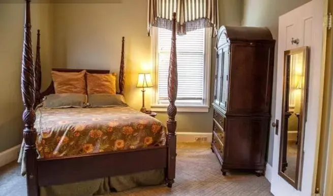 Double Room with Private Bathroom in Clark House Inn Double Room with Private Bathroom in Clark House Inn