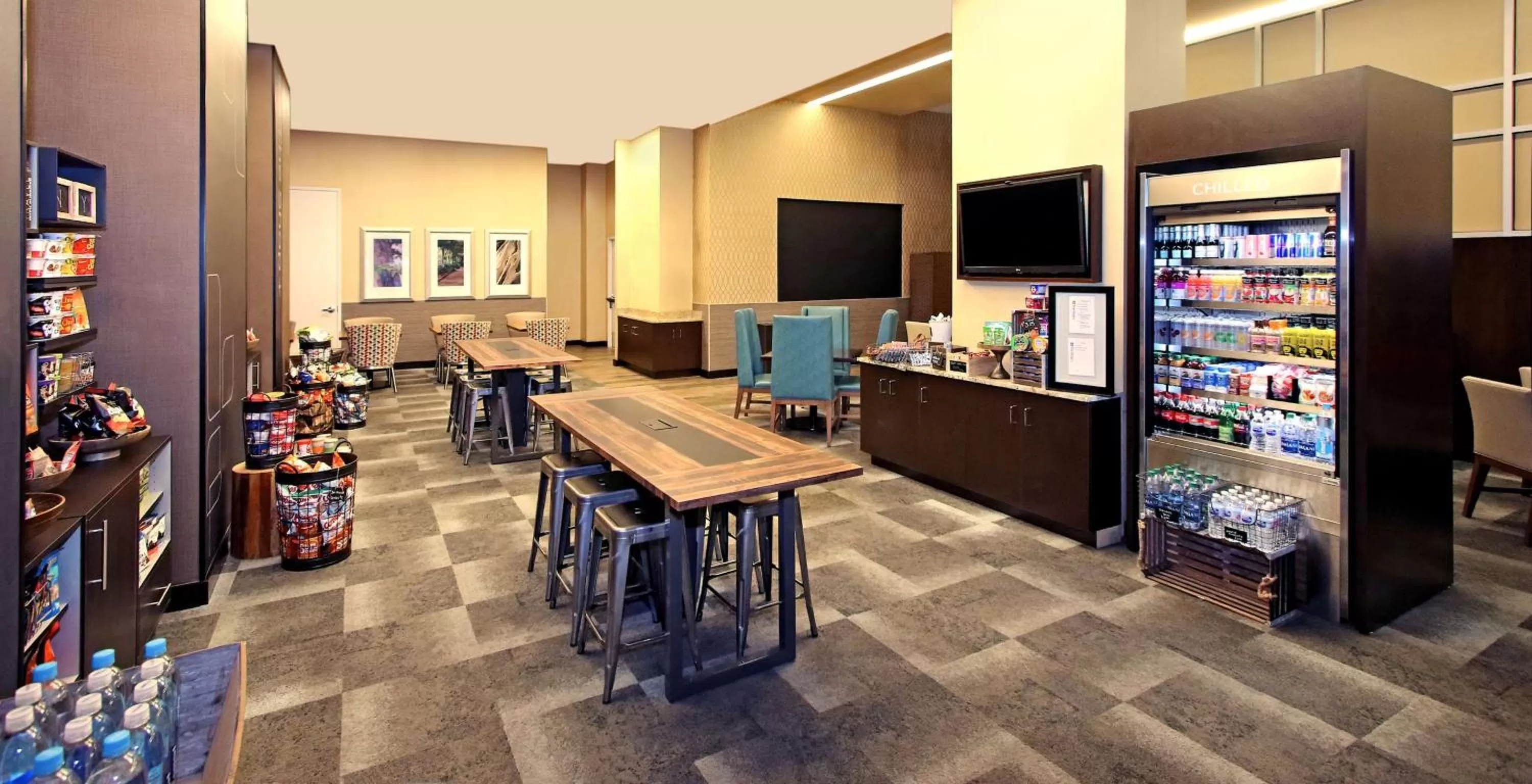 Restaurant/places to eat in Hilton Garden Inn West 35th Street