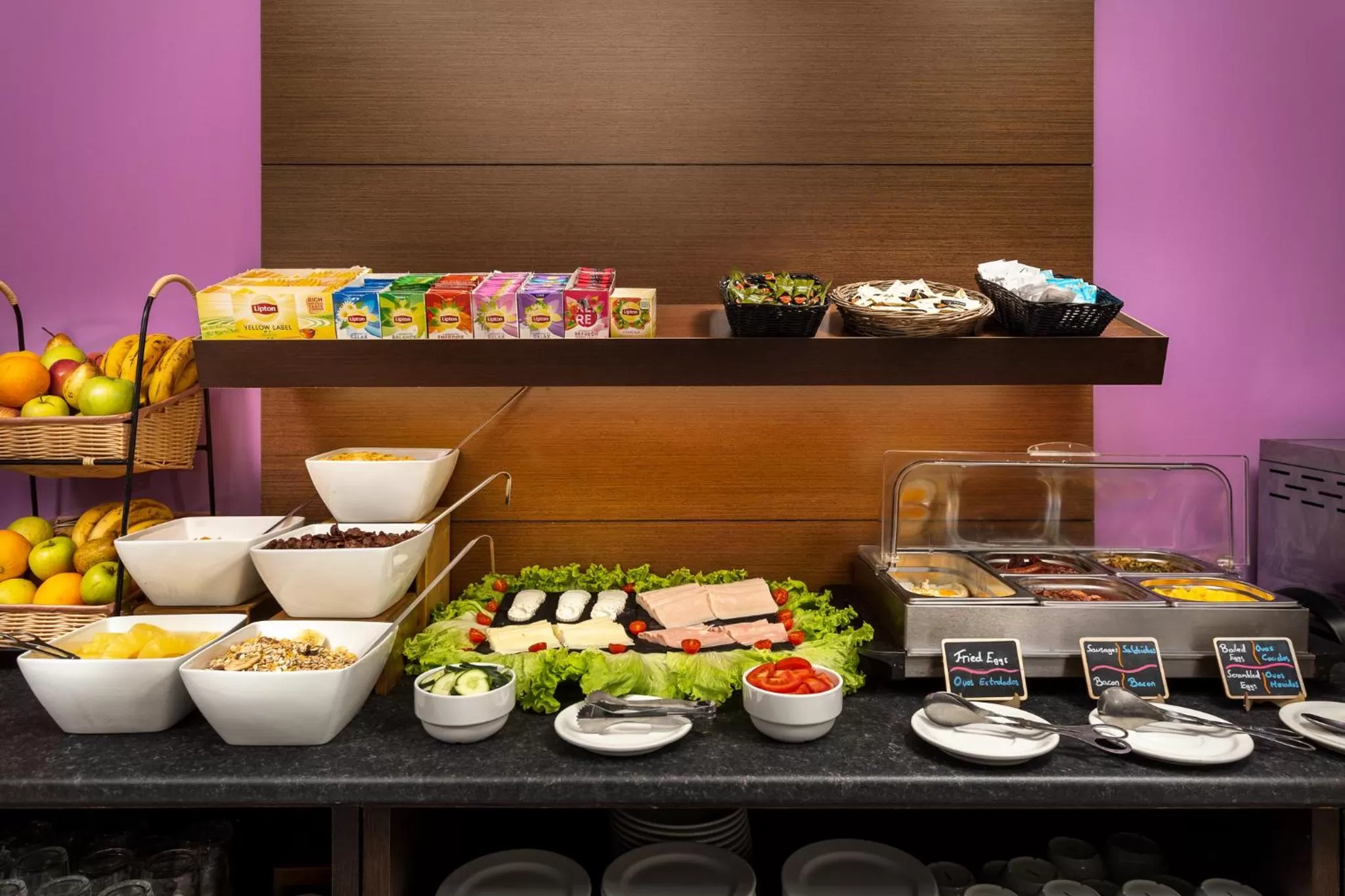 Food and drinks in Hotel Luena