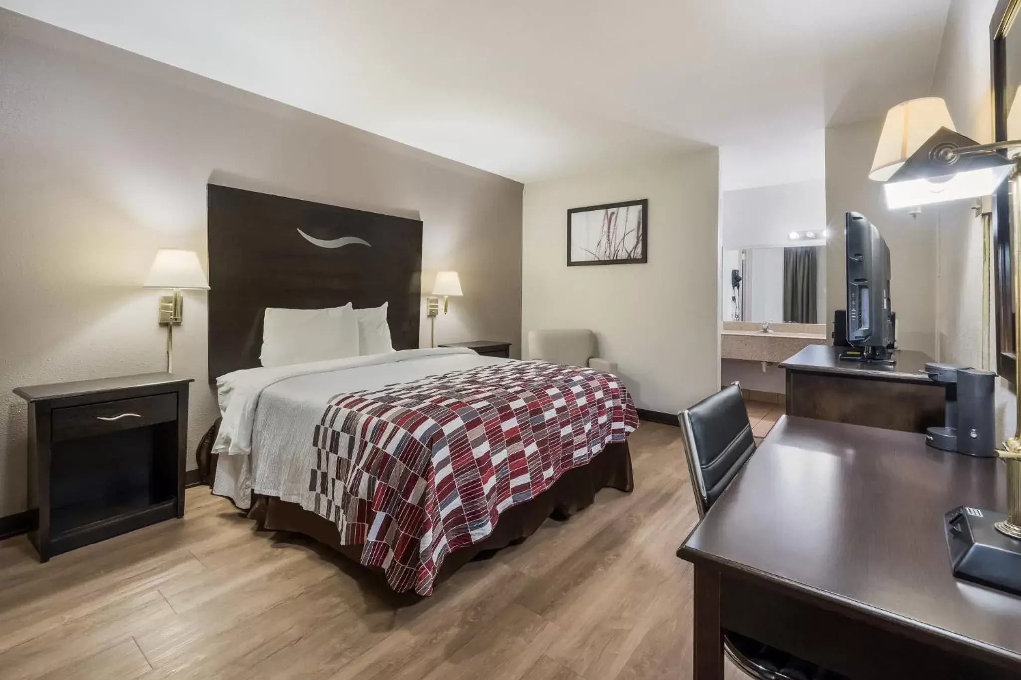 Deluxe Queen Room Non-Smoking in Red Roof Inn College Station Deluxe Queen Room Non-Smoking in Red Roof Inn College Station