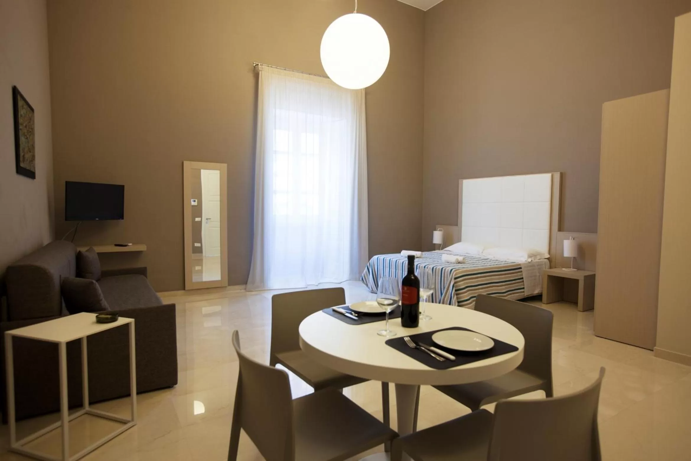 Photo of the whole room in Central Gallery Rooms- Palazzo D'Ali' Staiti XIX