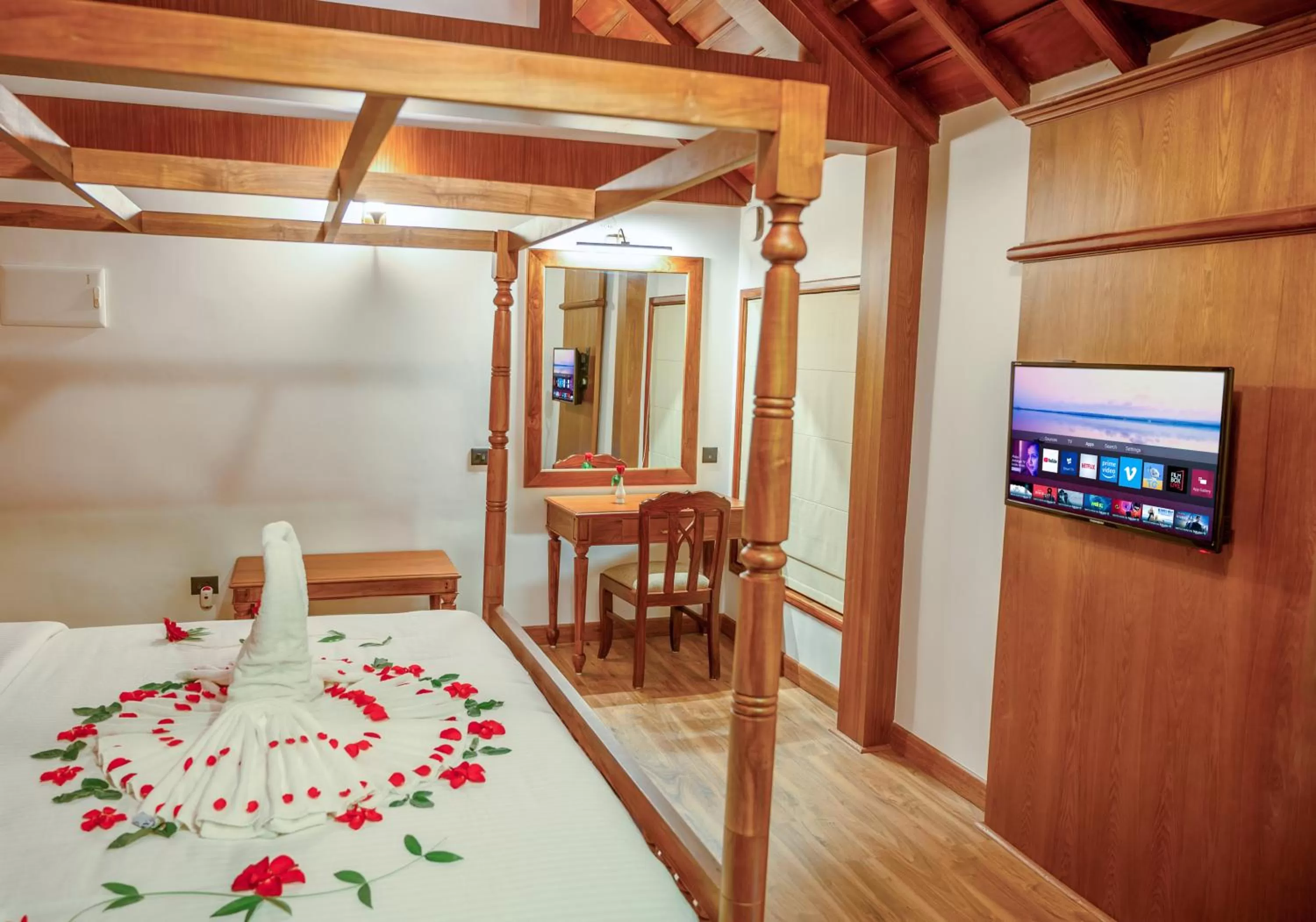 TV and multimedia, Bed in Surya Heritage Hotels