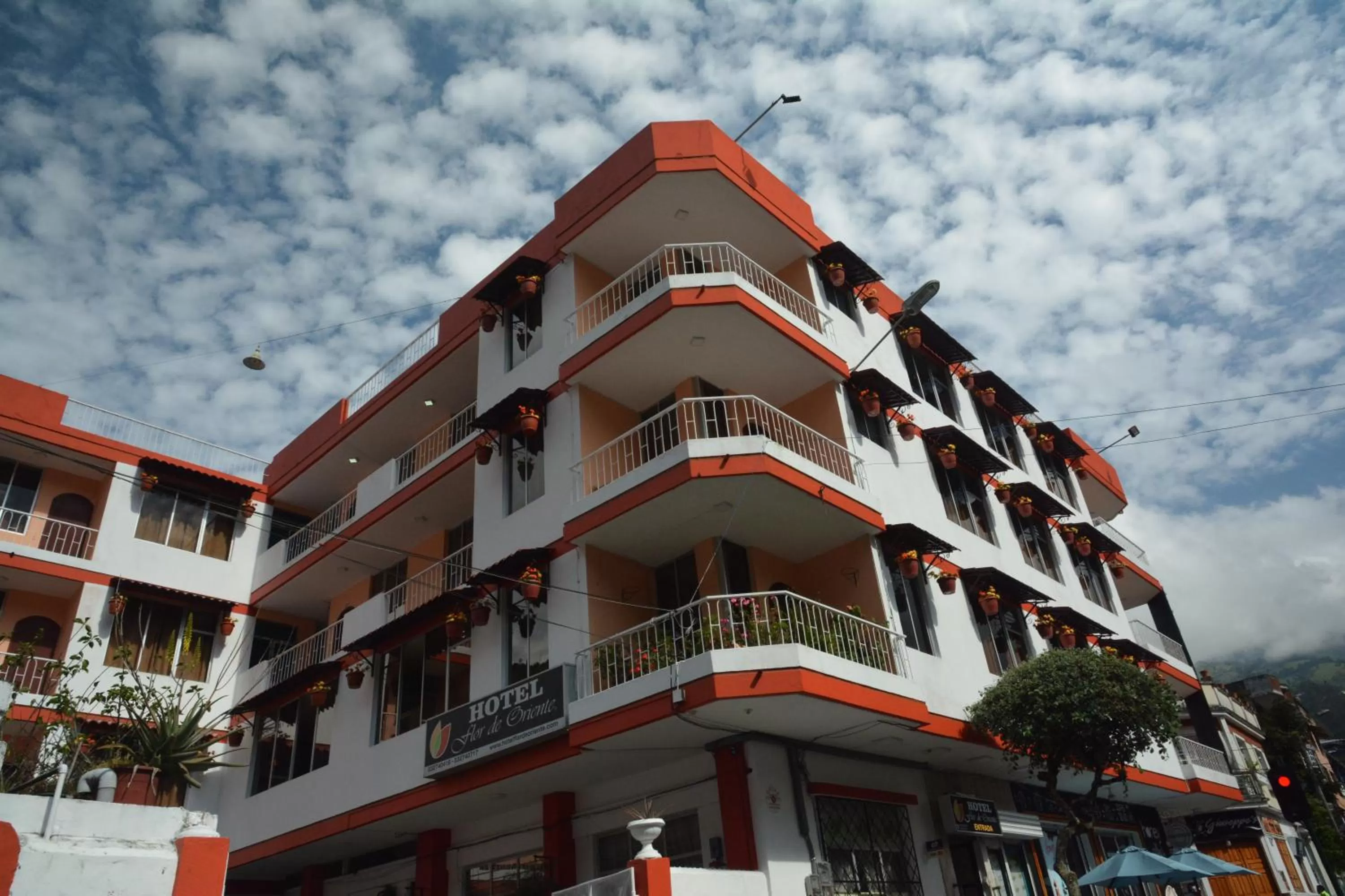 Property Building in Hotel Flor de Oriente