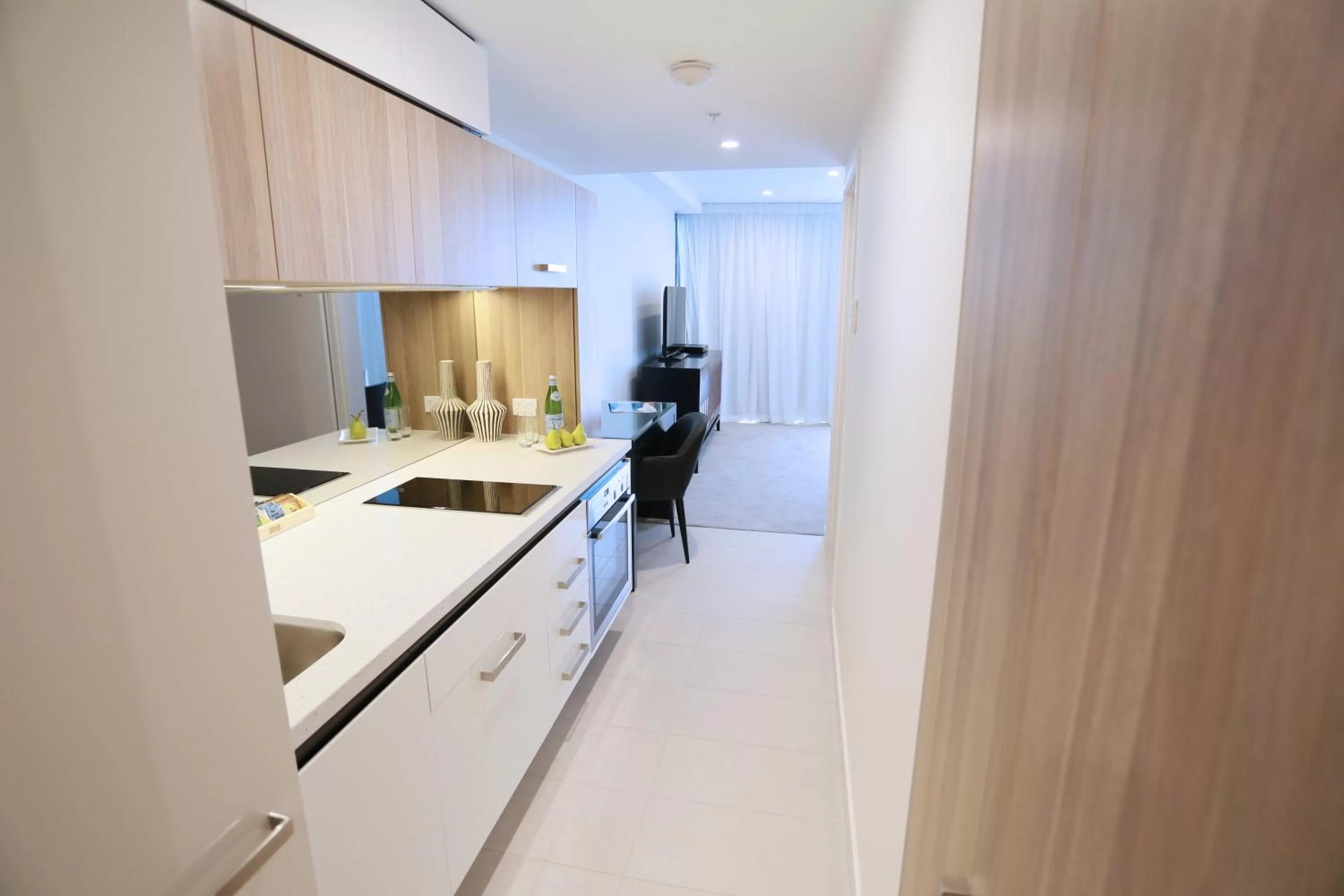 Kitchen or kitchenette in Alex Perry Hotel & Apartments