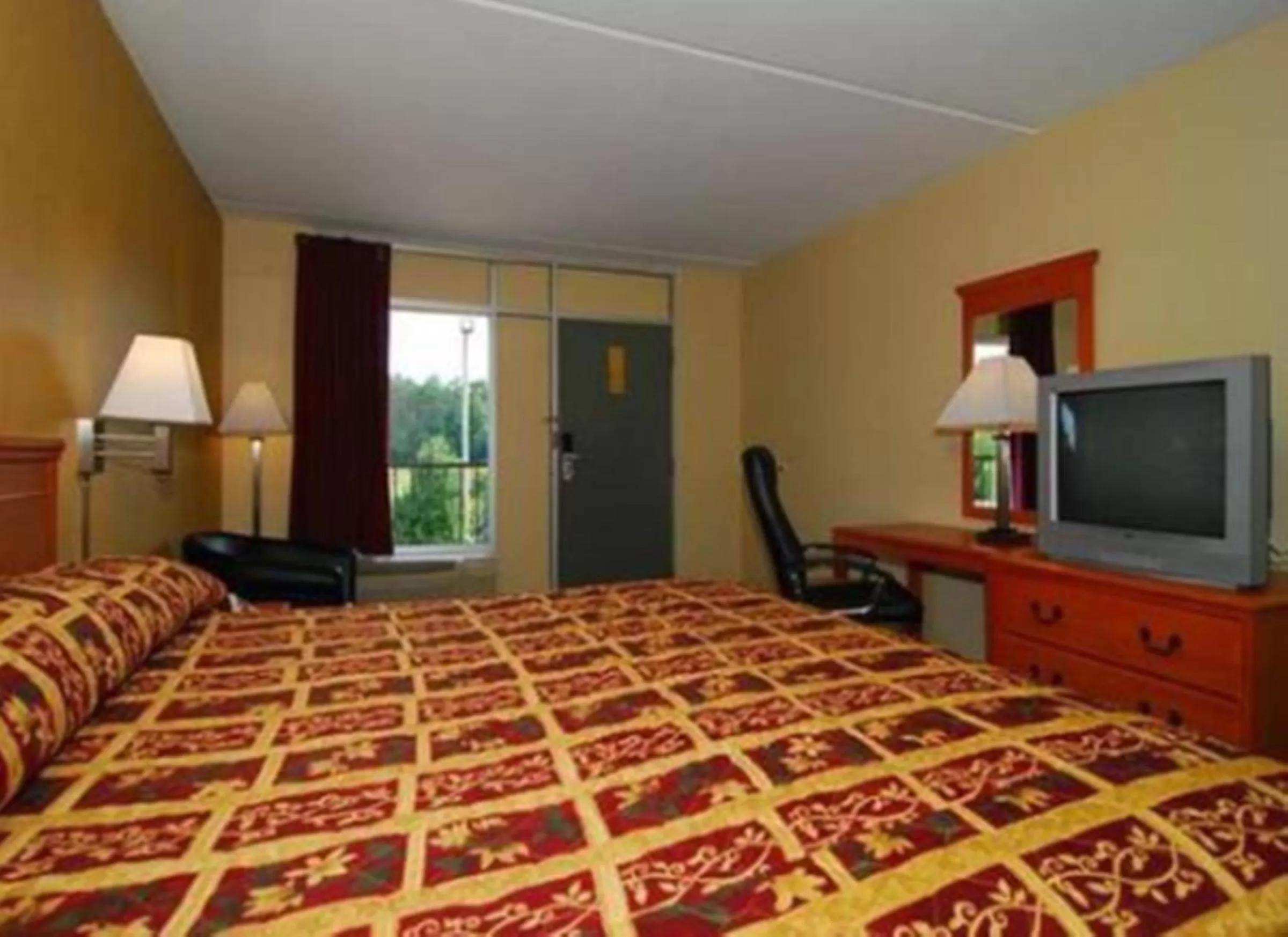 King Room - Non-Smoking in Econo Lodge Cullman South