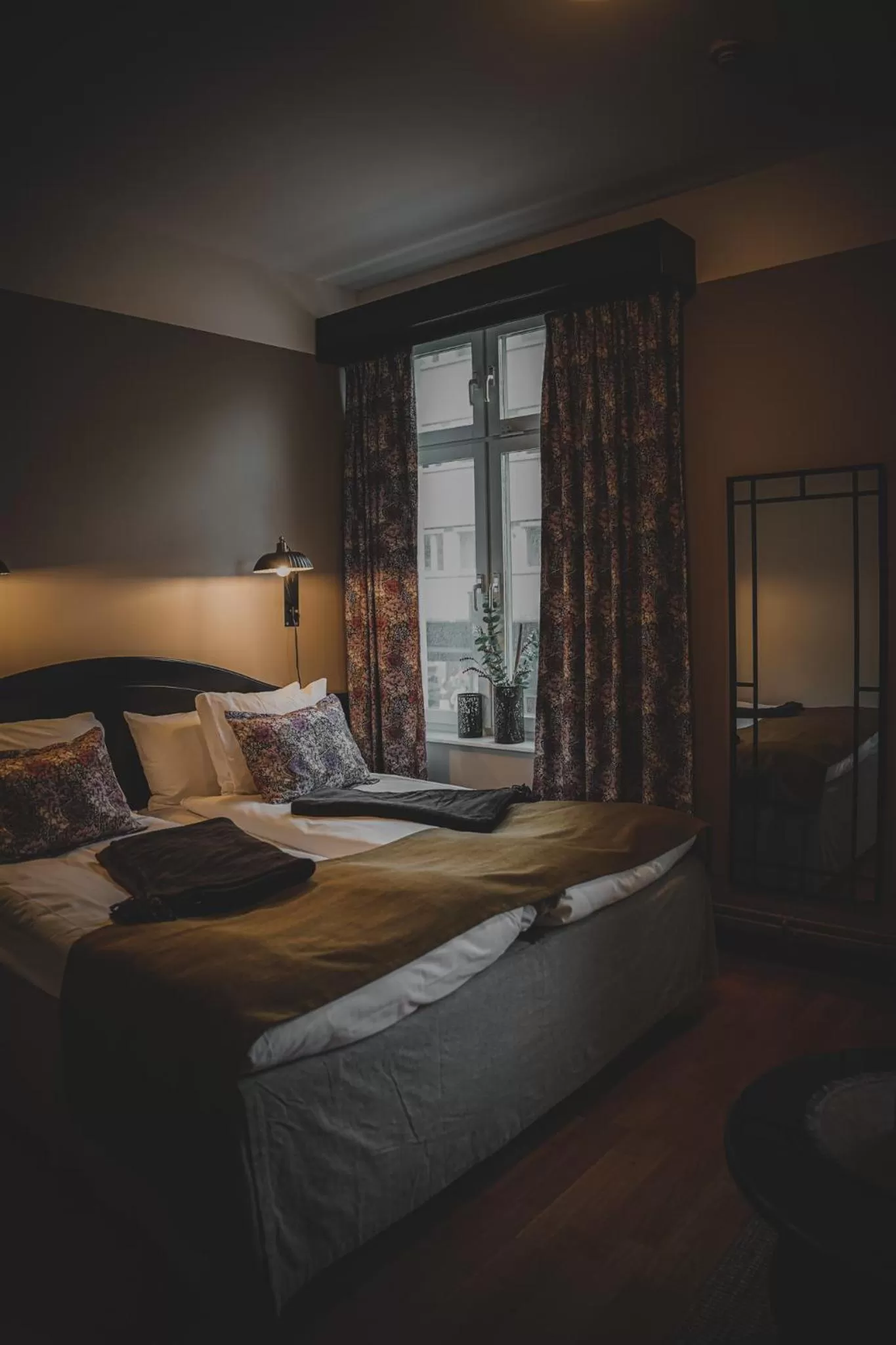 Photo of the whole room, Bed in Mojo Hotell