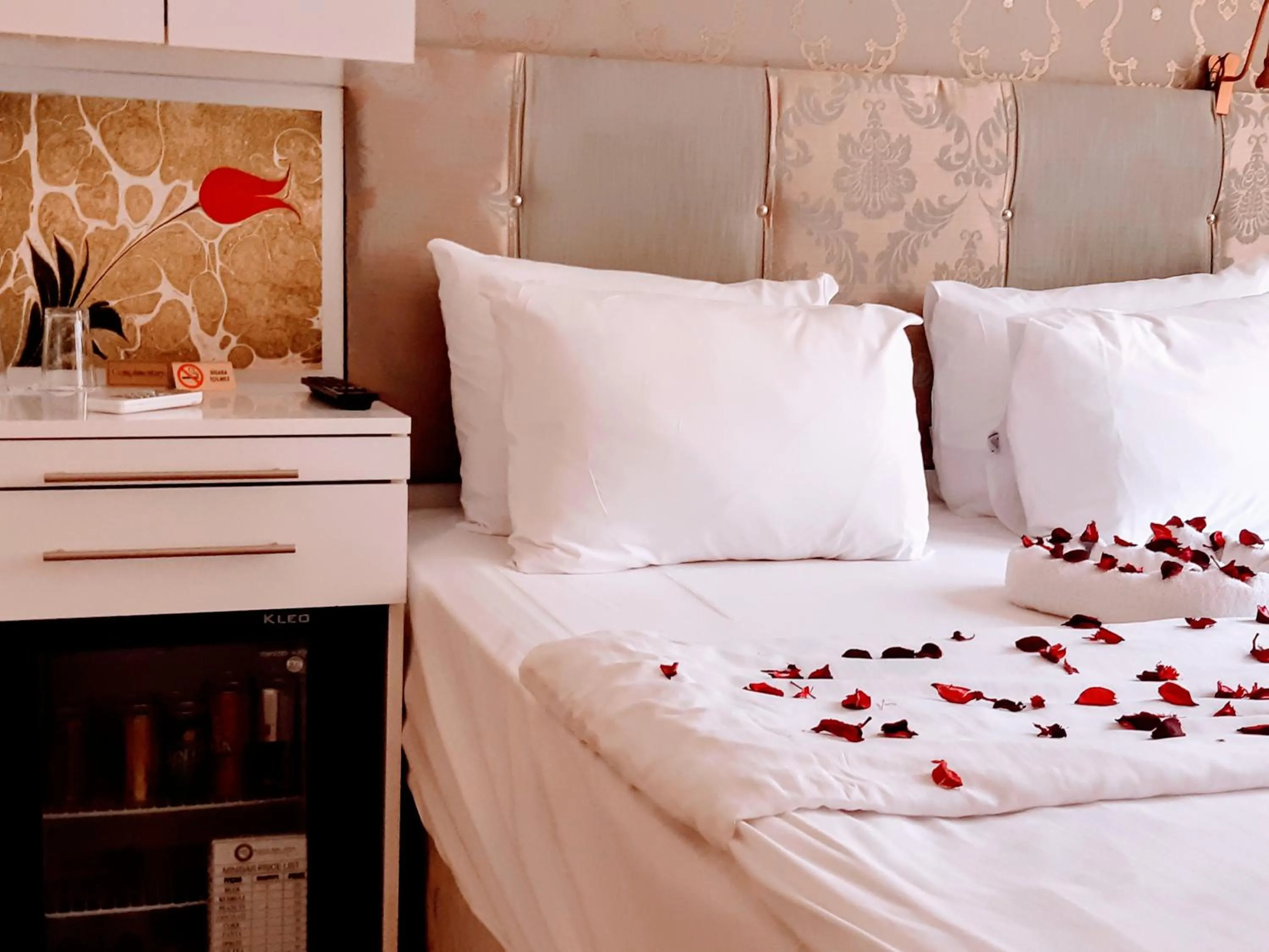 Bed in Walnut Shell Hotel