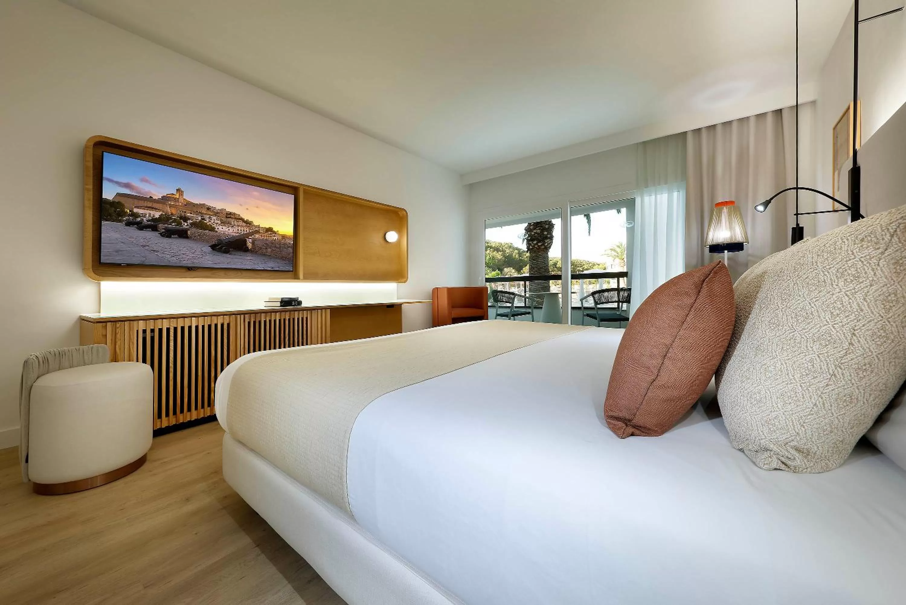 Bed in Grand Palladium Select Palace Ibiza - All Inclusive