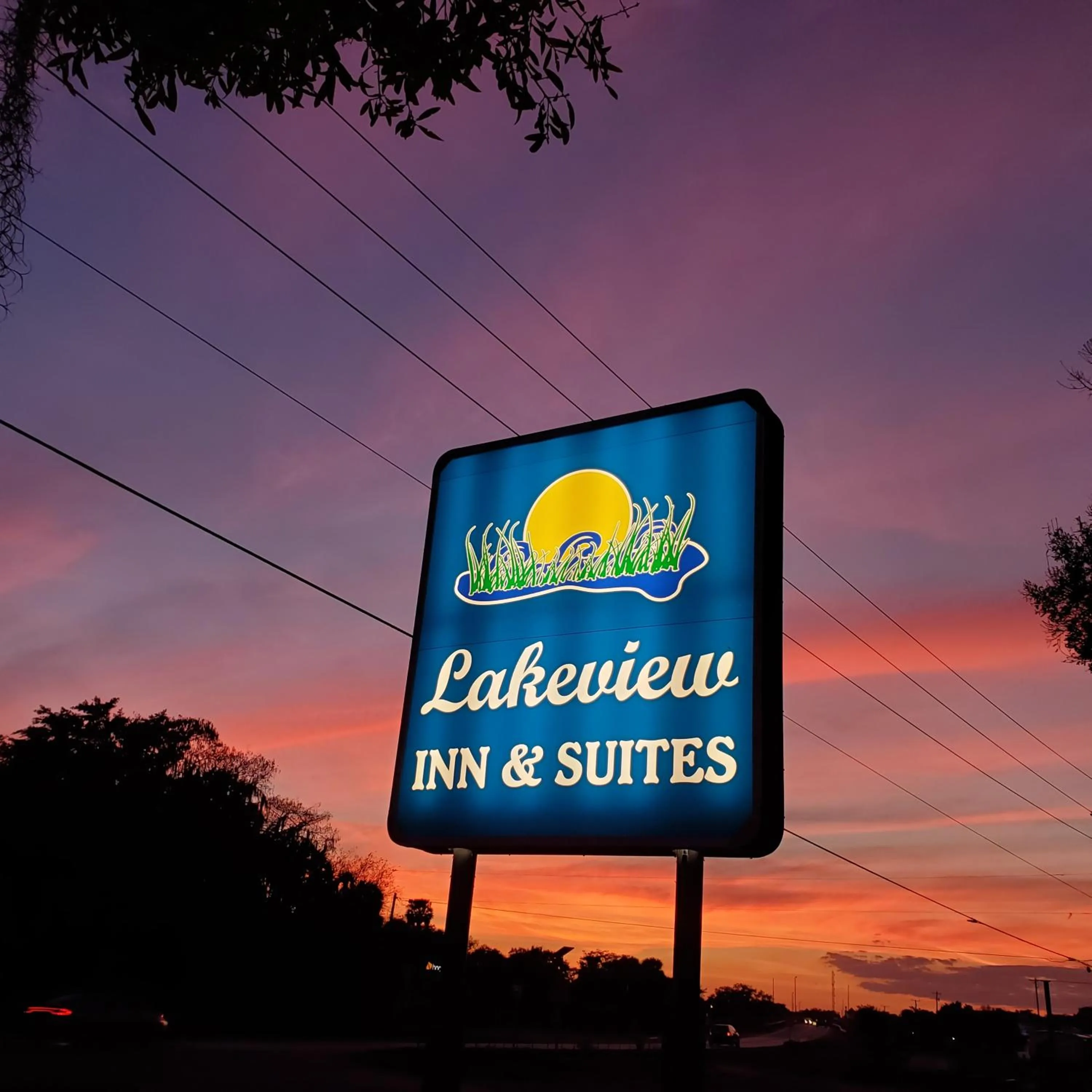 Property logo or sign in Lakeview Inn & Suites Okeechobee