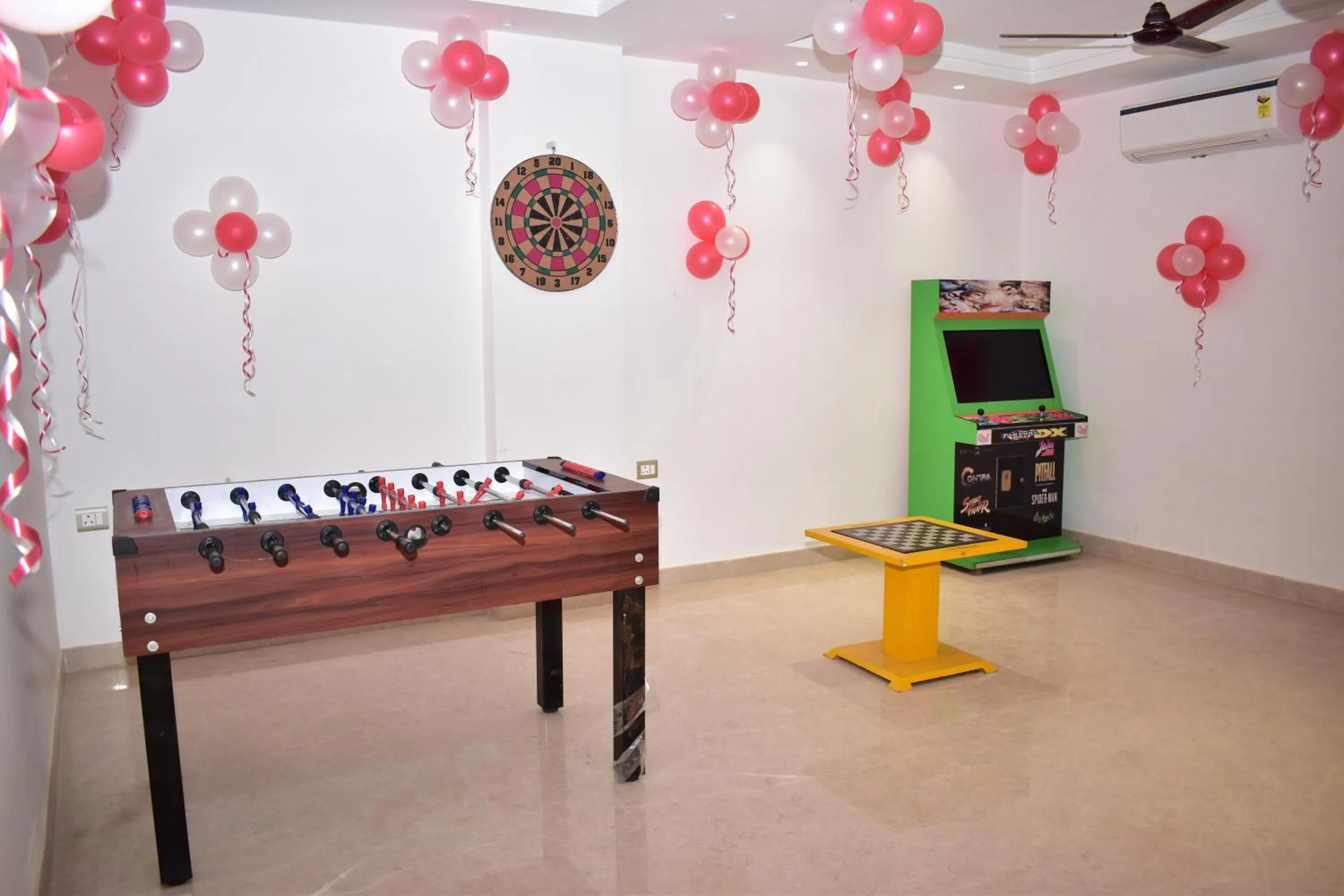 Game Room in Qotel Comfort Ashok Vihar - Near Delhi University