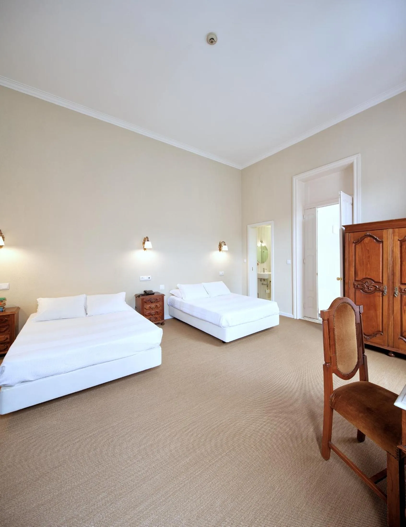 Bed in The Rex Hotel Porto