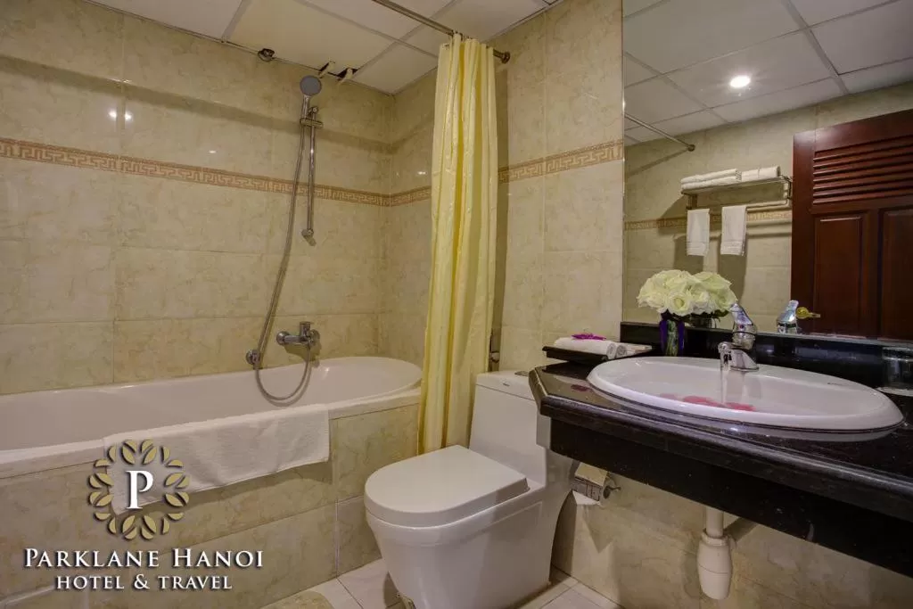 Bath in Parklane Central Hanoi Hotel