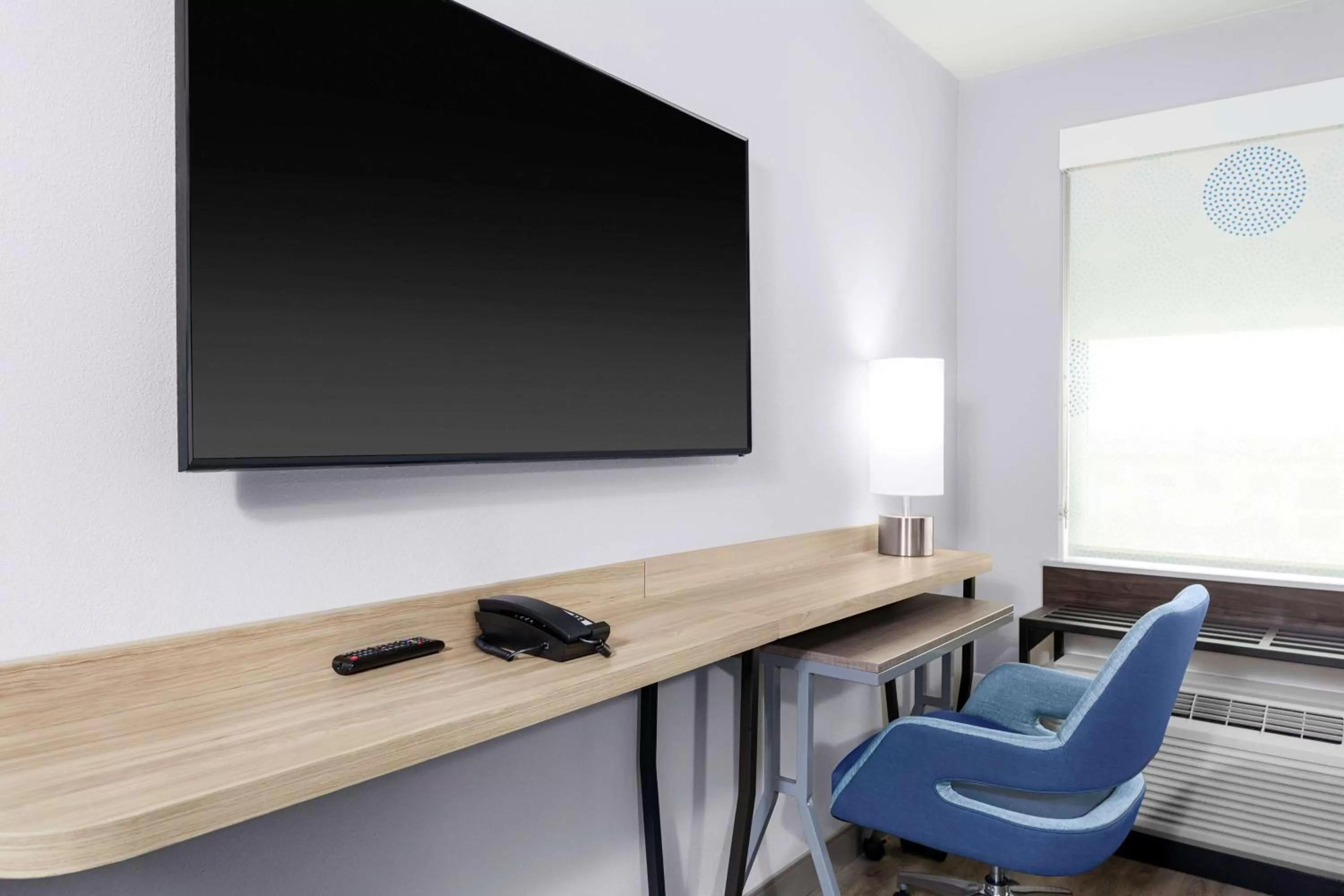 Bedroom in Tru By Hilton Gilbert