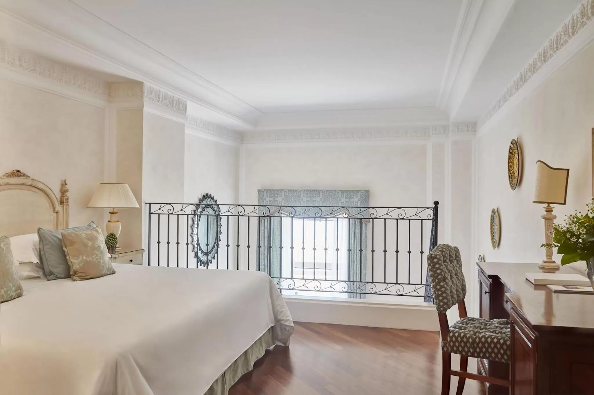 Bedroom, Bed in Grand Hotel Timeo, A Belmond Hotel, Taormina