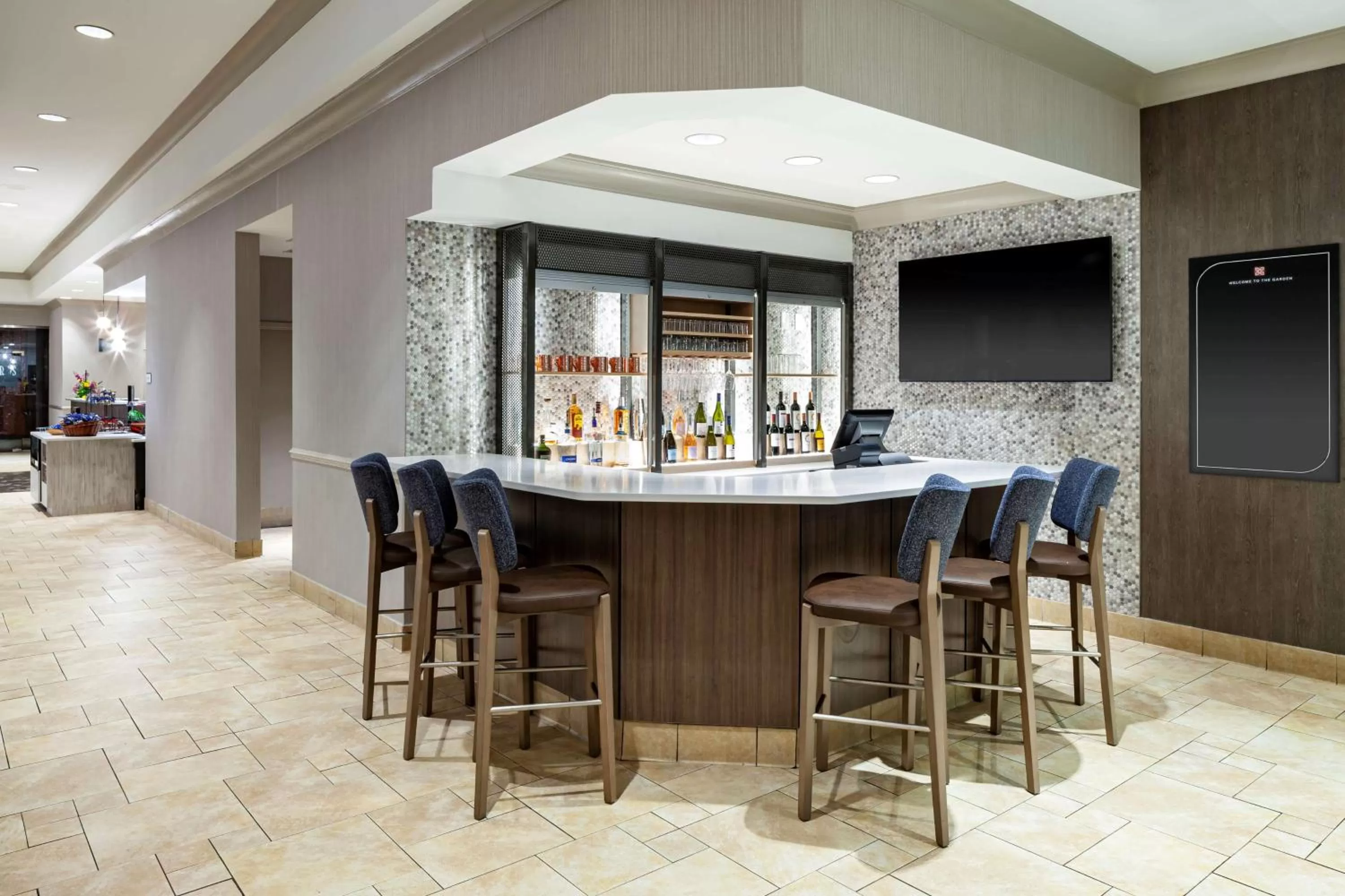 Lounge or bar in Hilton Garden Inn Omaha Downtown-Old Market Area