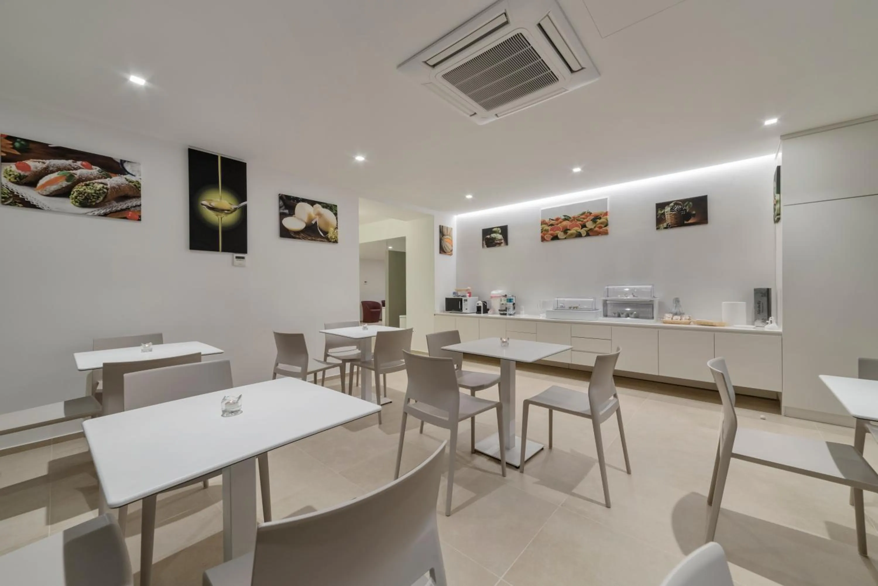 Breakfast in Southeast Hotel