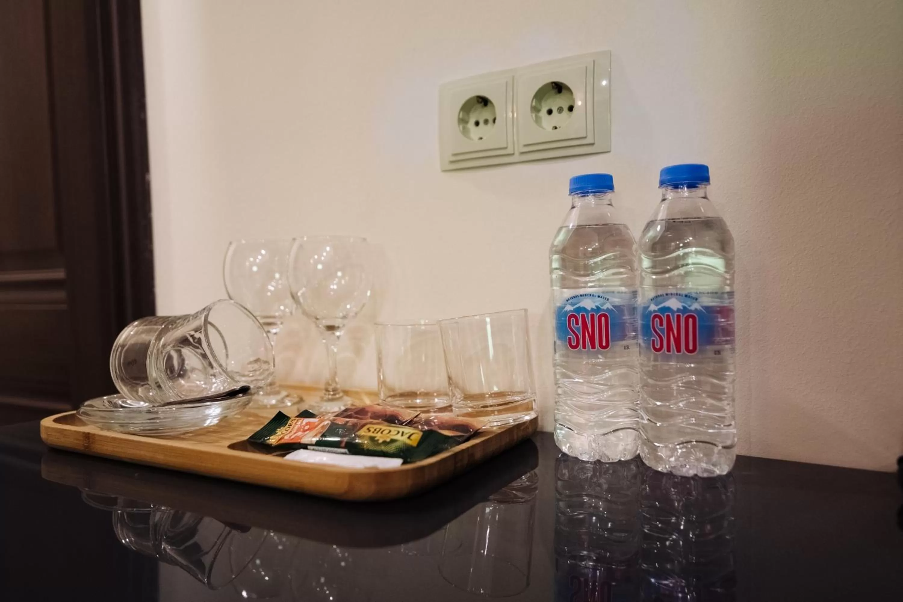 Coffee/tea facilities in Royal Plaza Hotel