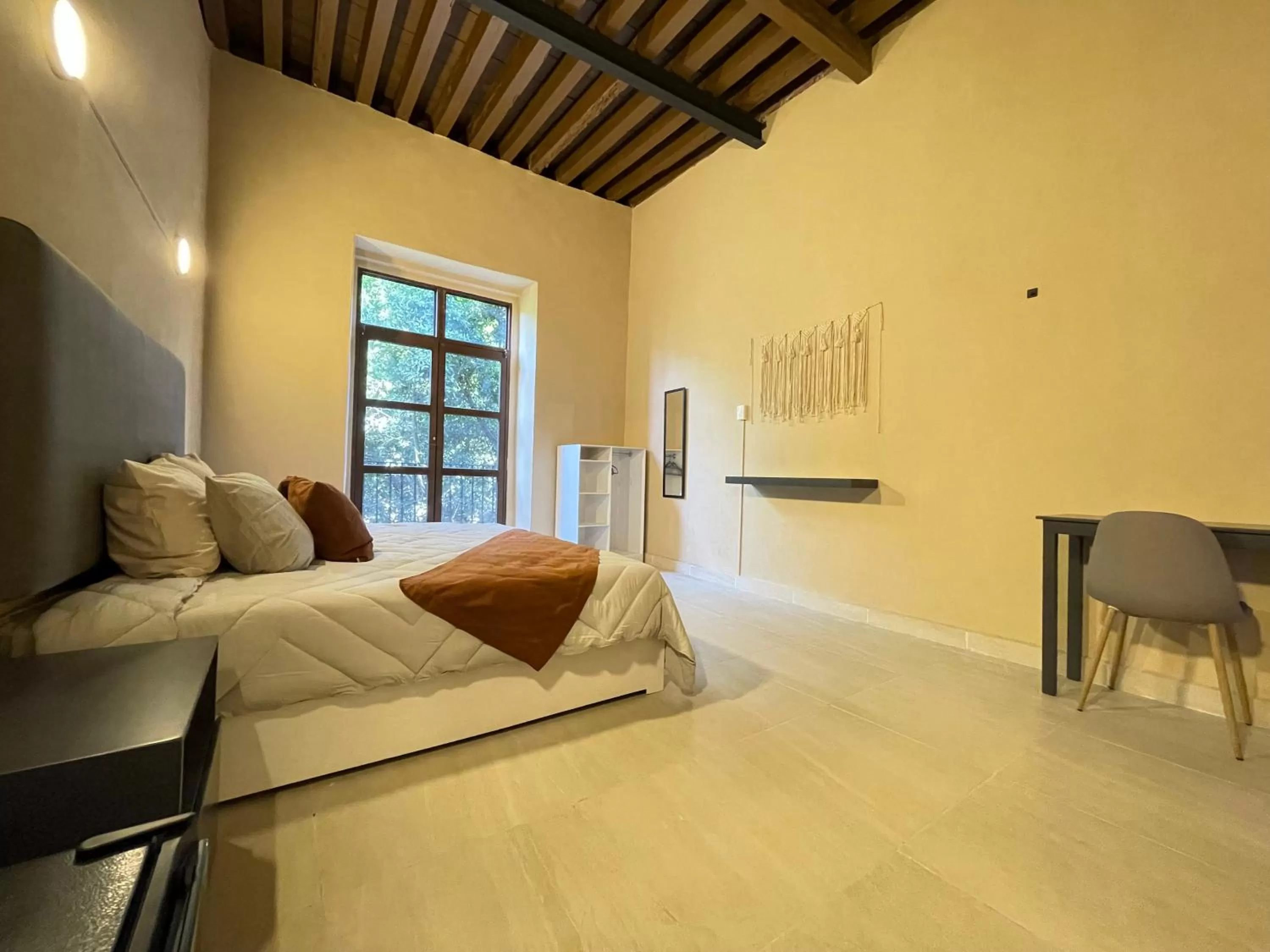 Bedroom, Bed in Colmena Hotel CDMX Centro