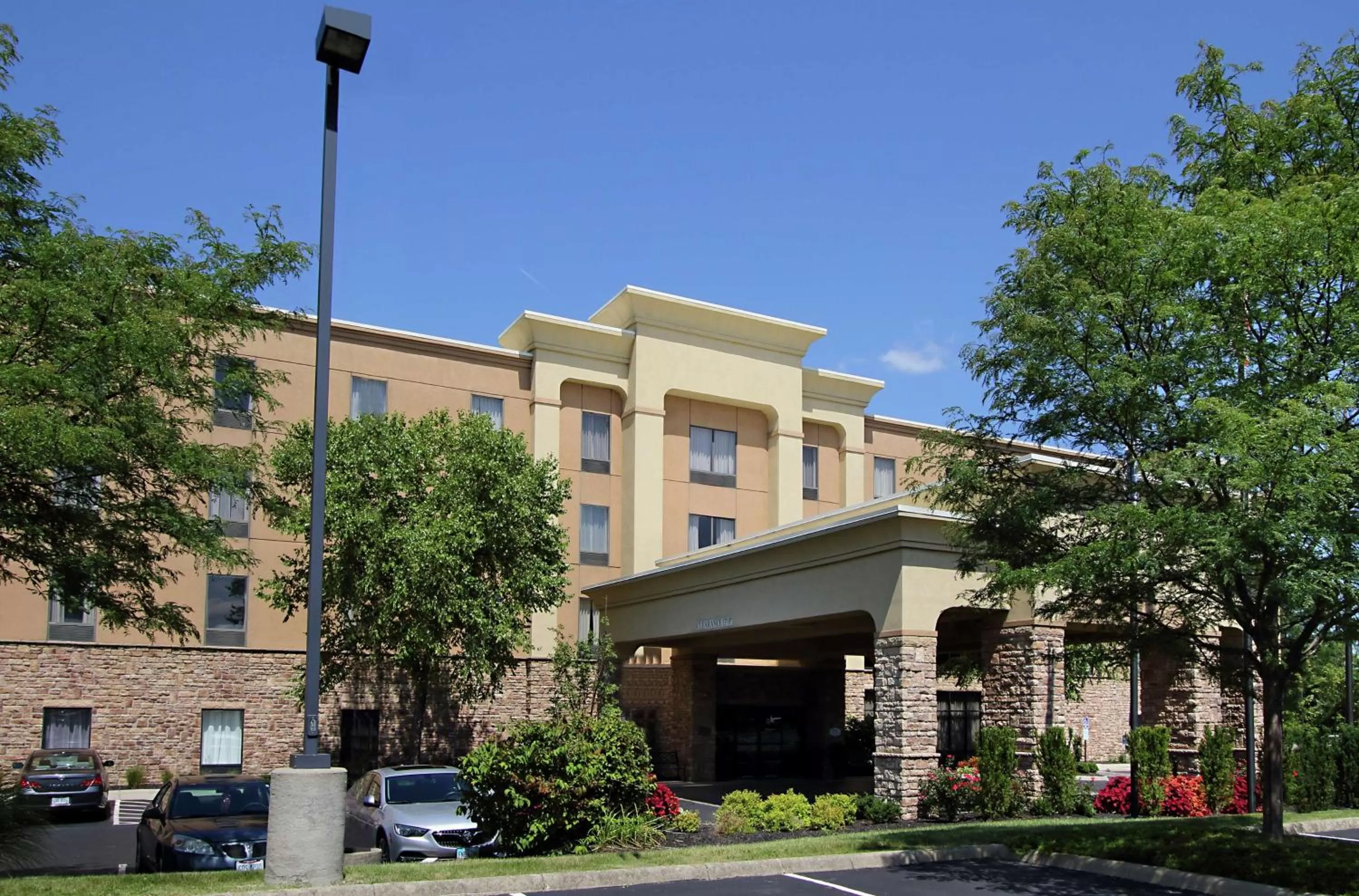 Property building in Hampton Inn & Suites Columbus Hilliard