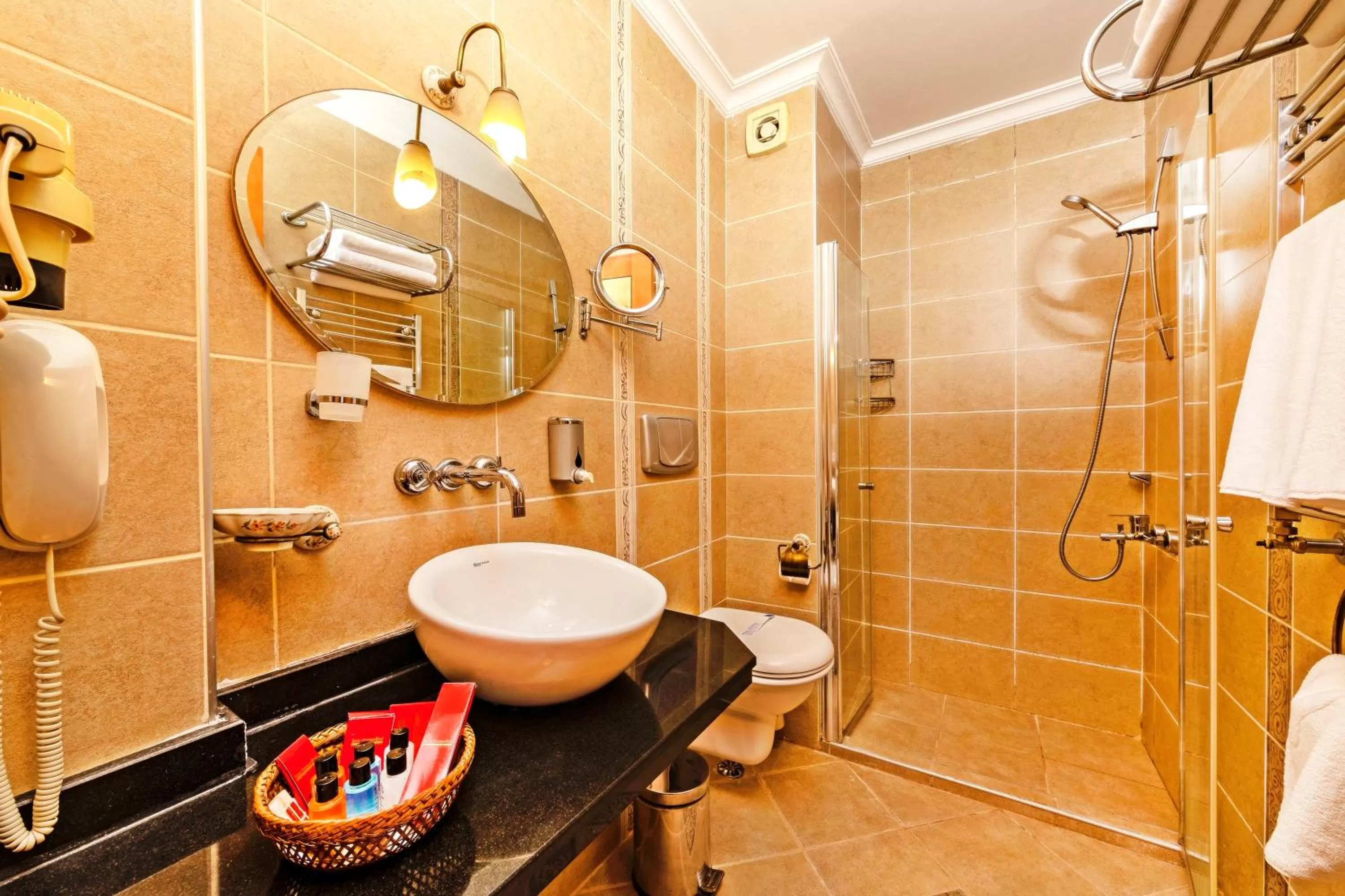 Bathroom in Santa Ottoman Hotel