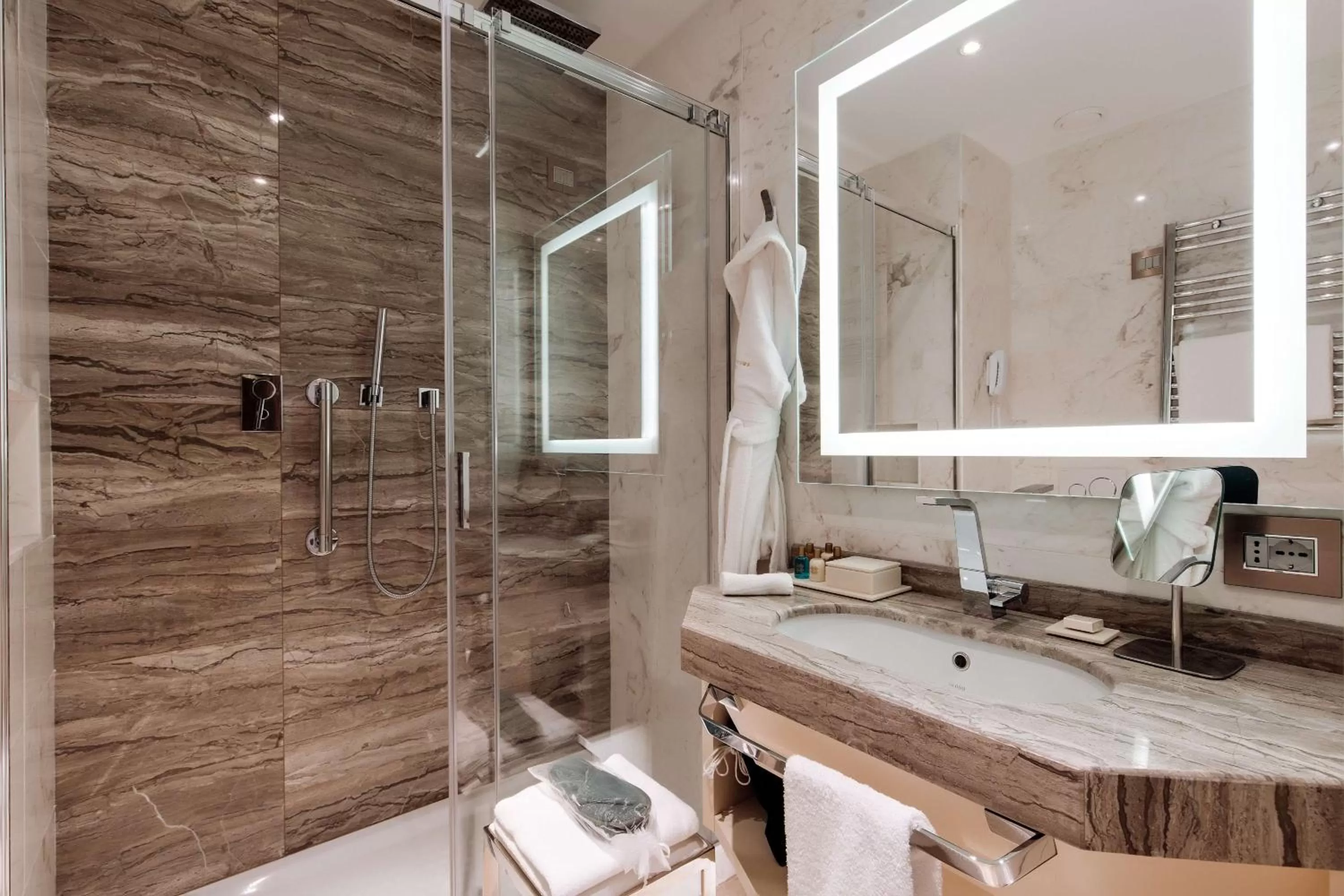 Bathroom in Aleph Rome Hotel, Curio Collection By Hilton