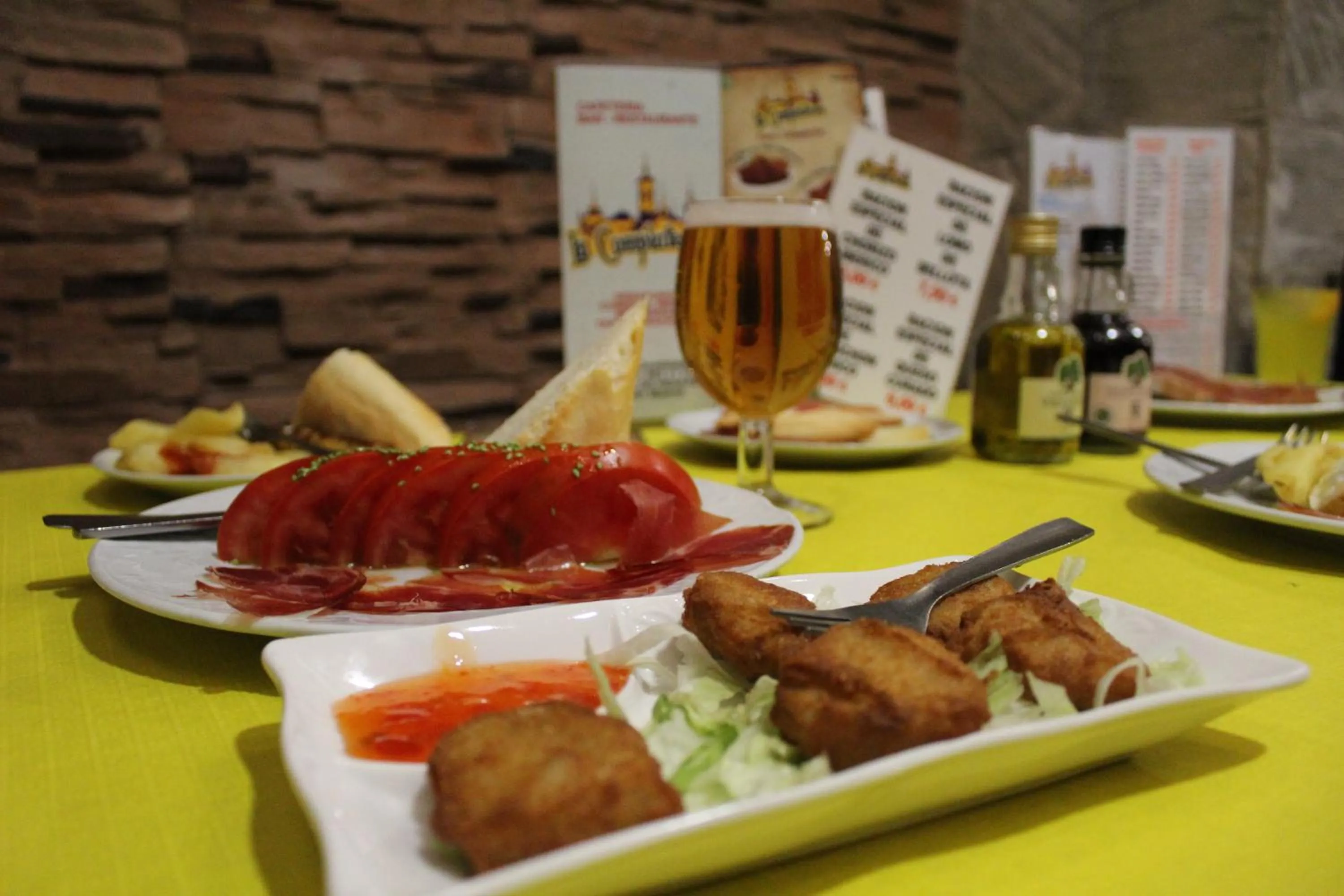 Restaurant/places to eat in Hotel Cuatro Caños