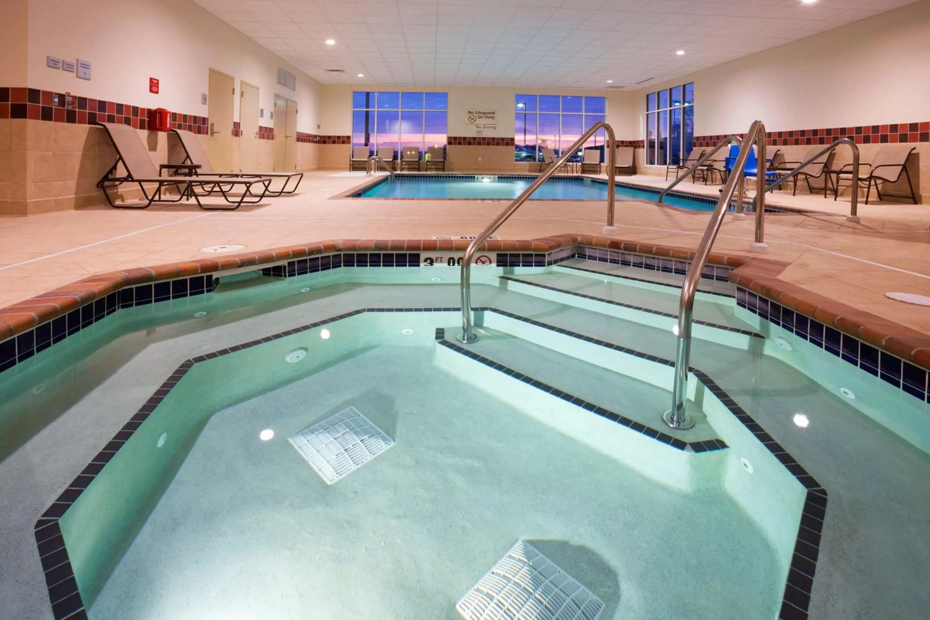 Hot Tub in Hampton Inn & Suites Minot