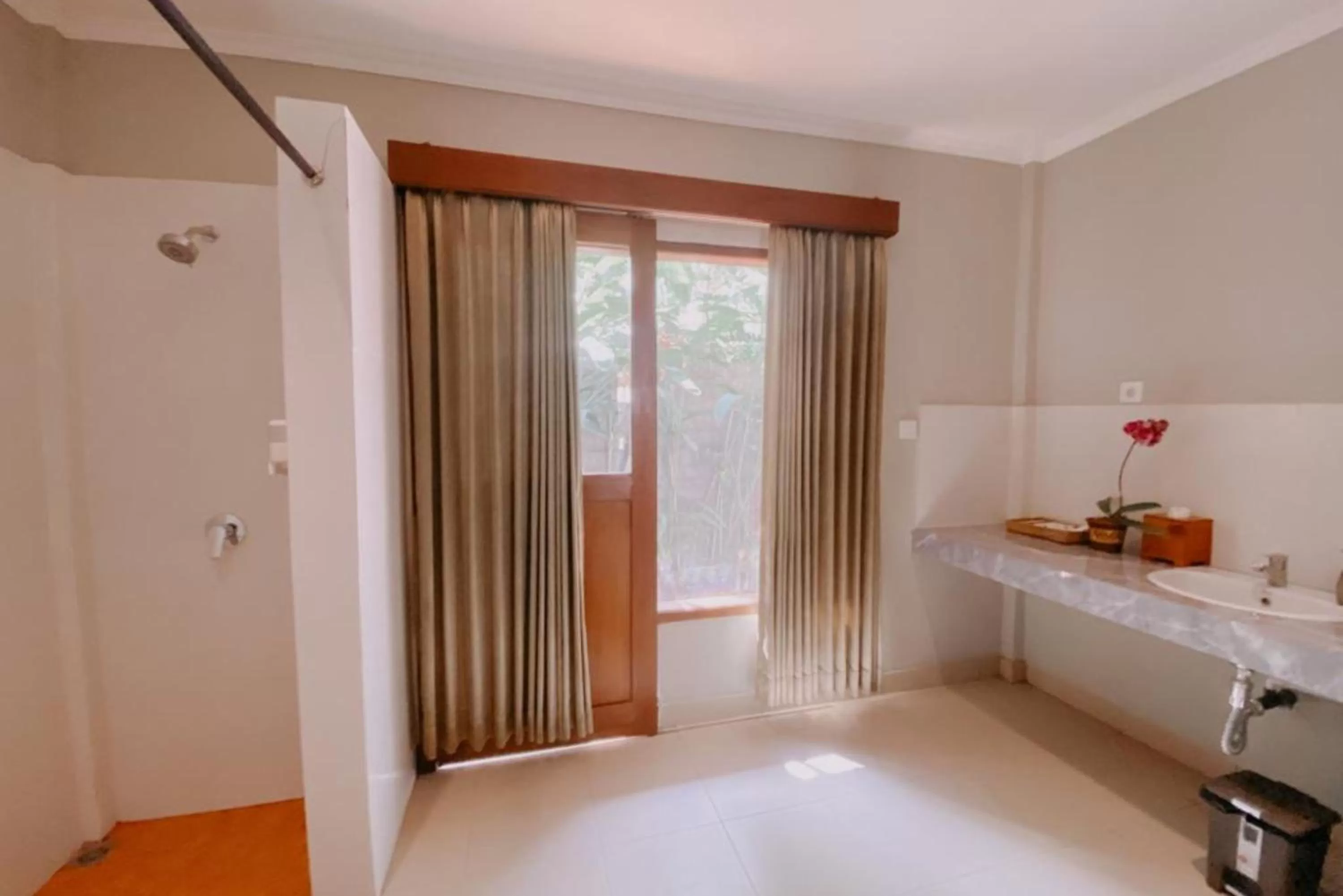 Toilet, Bed in Menzel Ubud