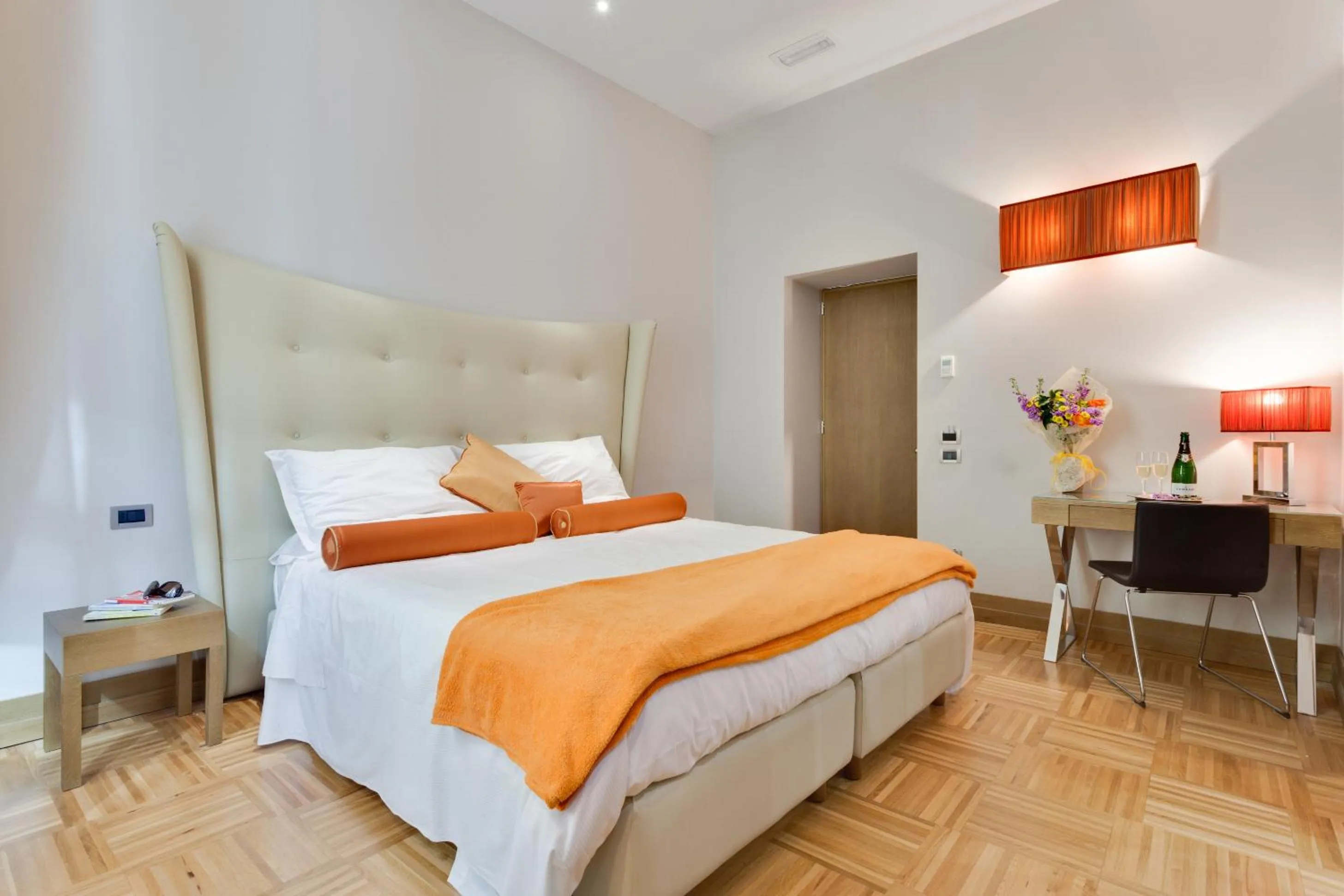 Photo of the whole room, Bed in Solo Experience Hotel