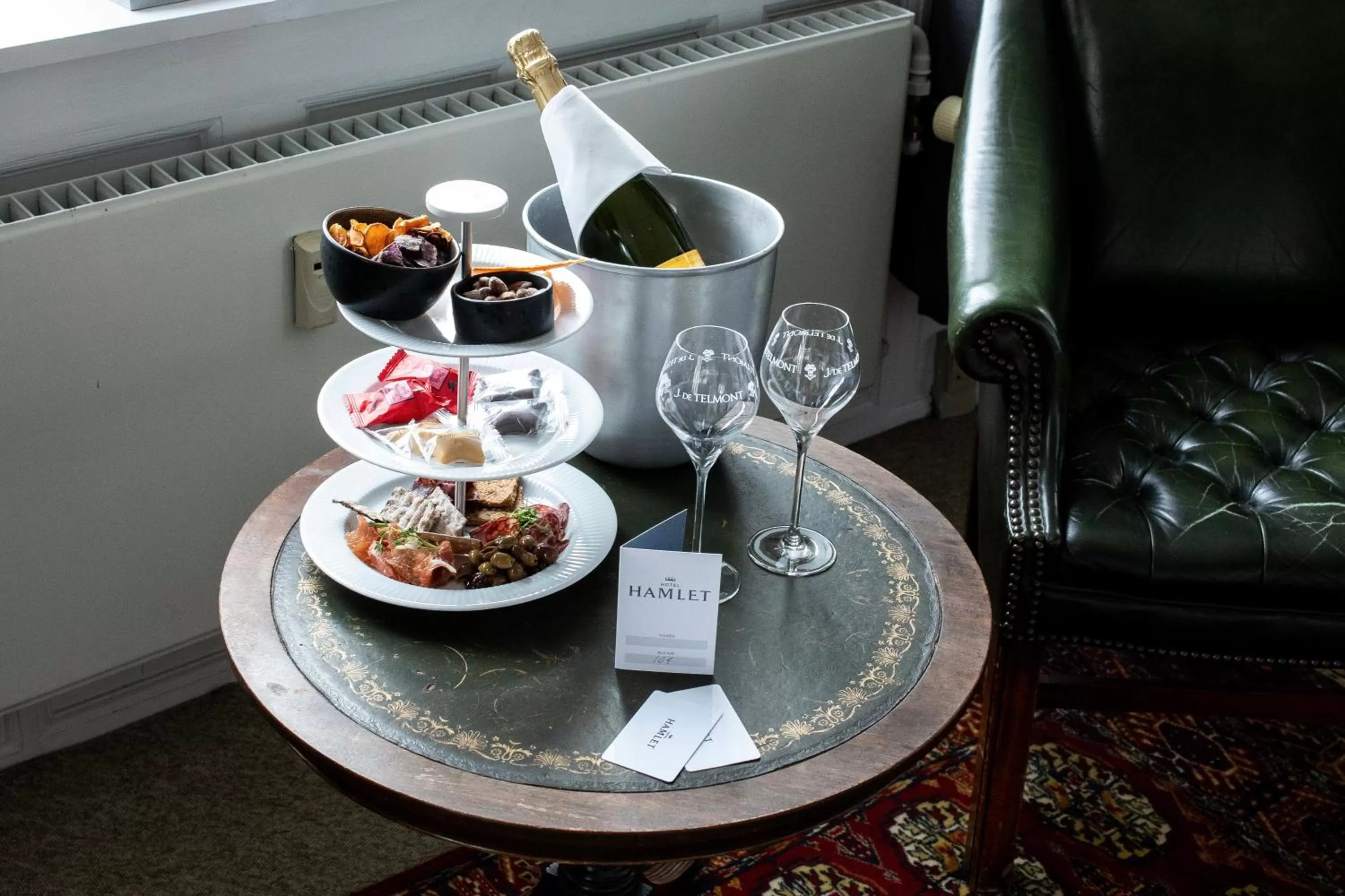 Food and drinks in Hotel Hamlet