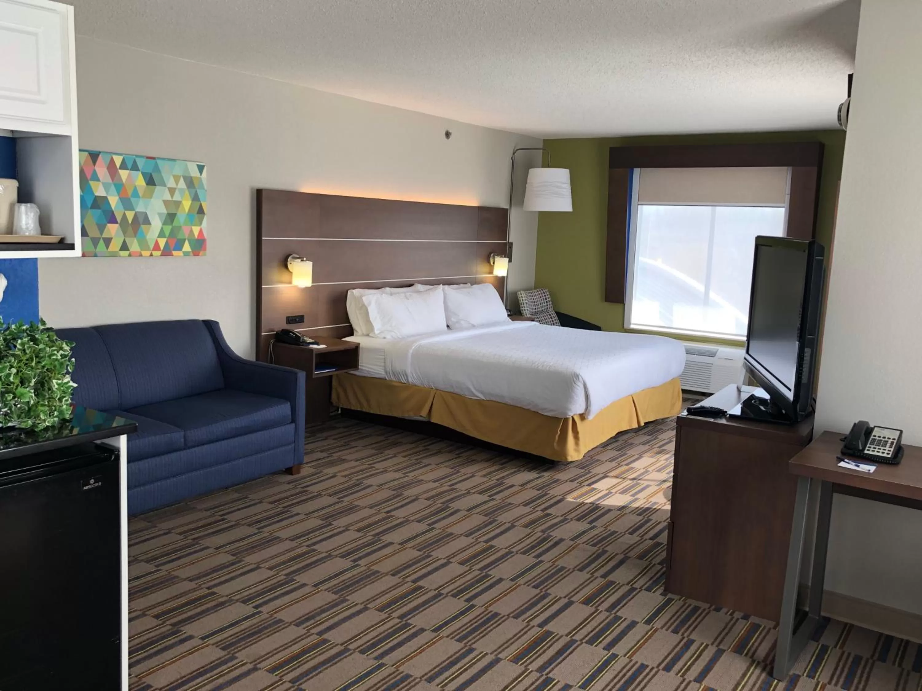 View (from property/room), Bed in Holiday Inn Express and Suites Quakertown - Allentown Area by IHG
