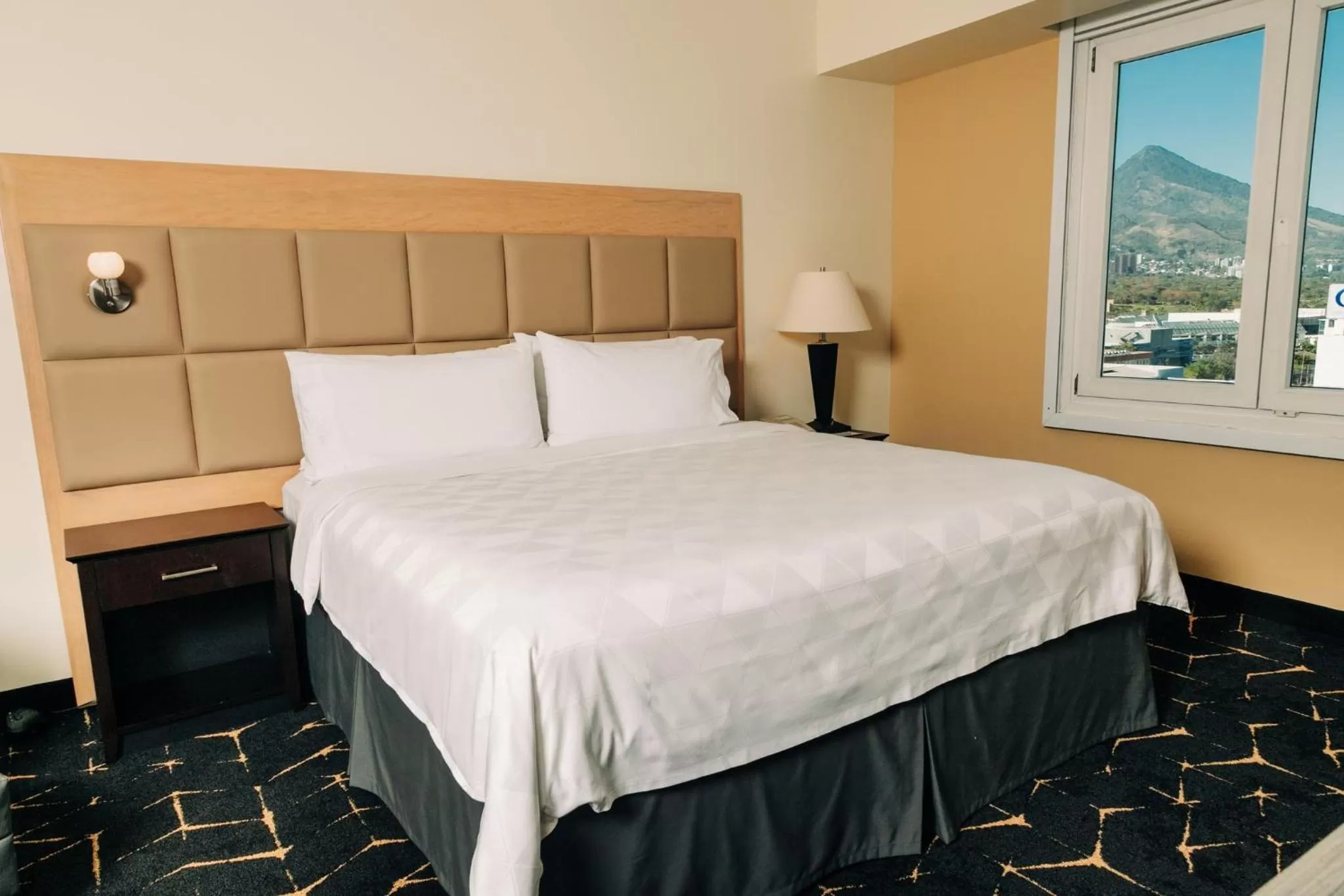 Photo of the whole room, Bed in Holiday Inn San Salvador by IHG