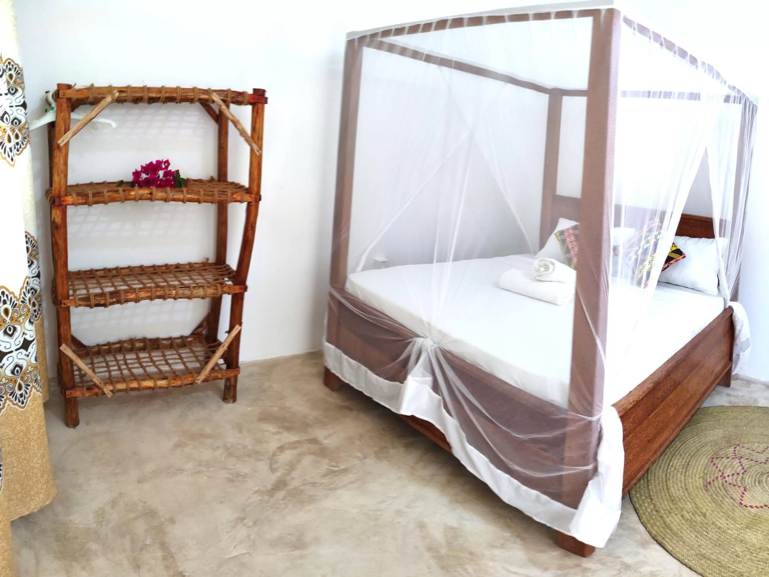 Bed, Bunk Bed in MaNa Nungwi