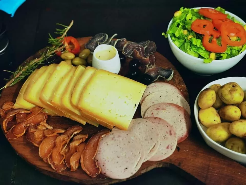 Restaurant/places to eat in Hotel Le Relais Normand