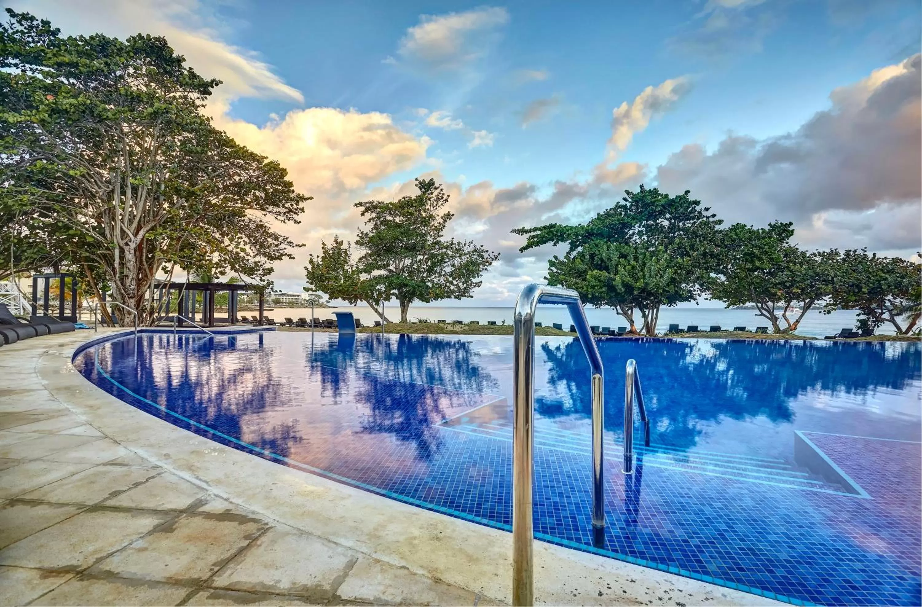 Swimming pool in Royalton Negril, An Autograph Collection All-Inclusive Resort
