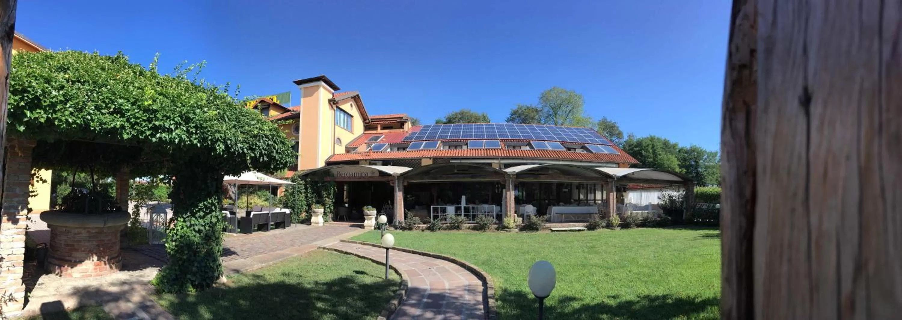 Property building in La Bergamina Hotel & Restaurant