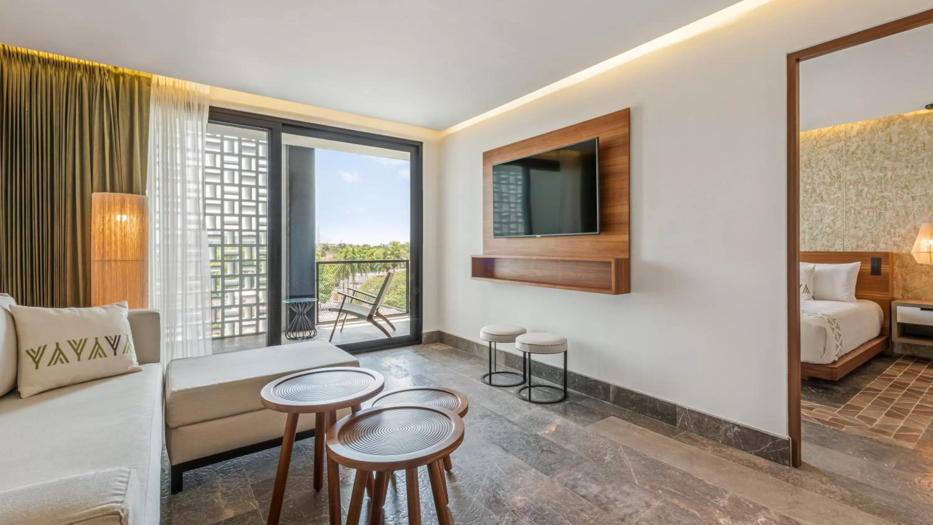 Balcony/Terrace, Bed in Wayam Mundo Imperial