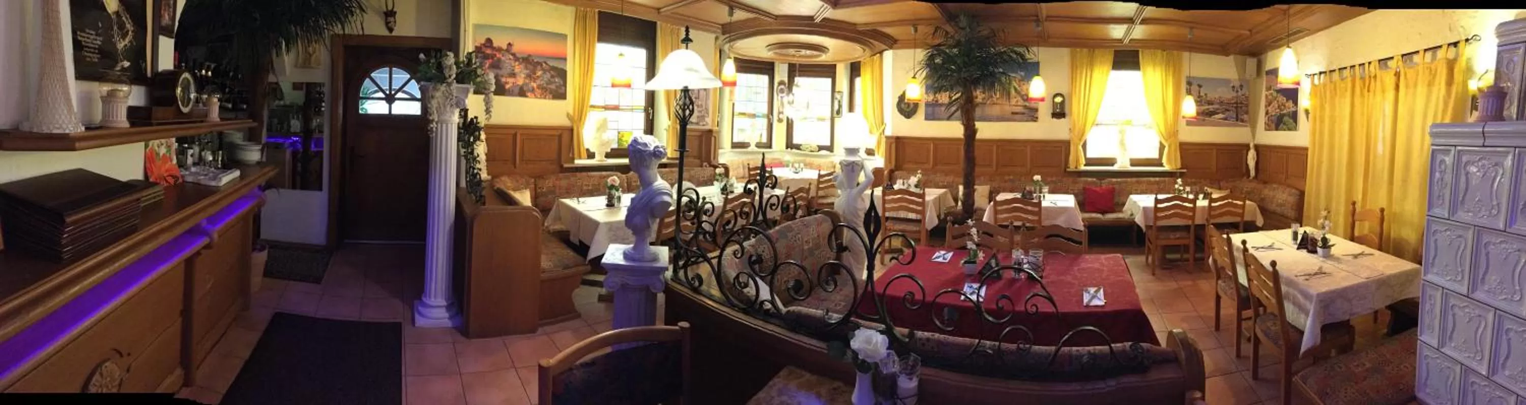 Food and drinks in Hotel Royal