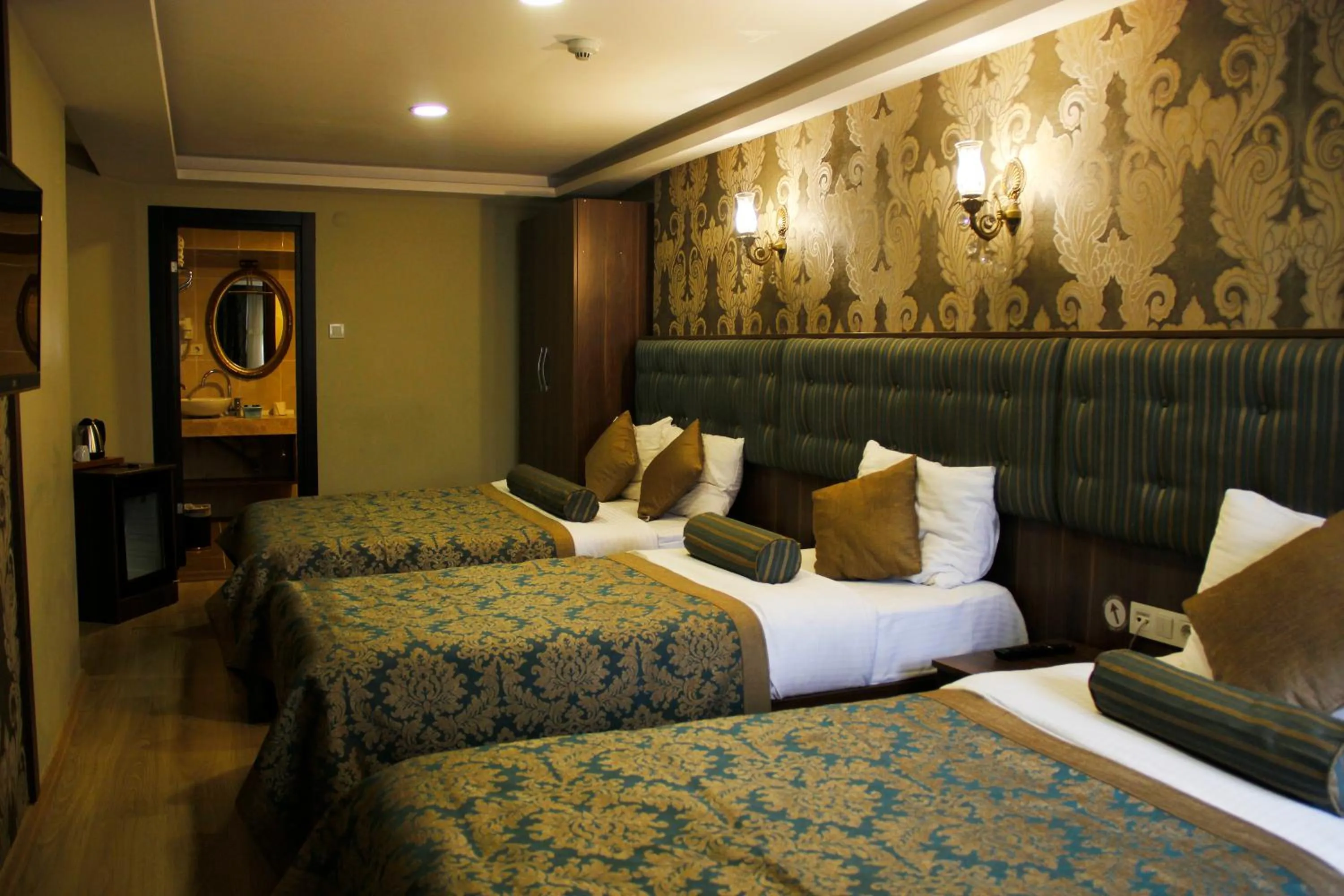 Bedroom, Bed in Marmara Place Old City Hotel