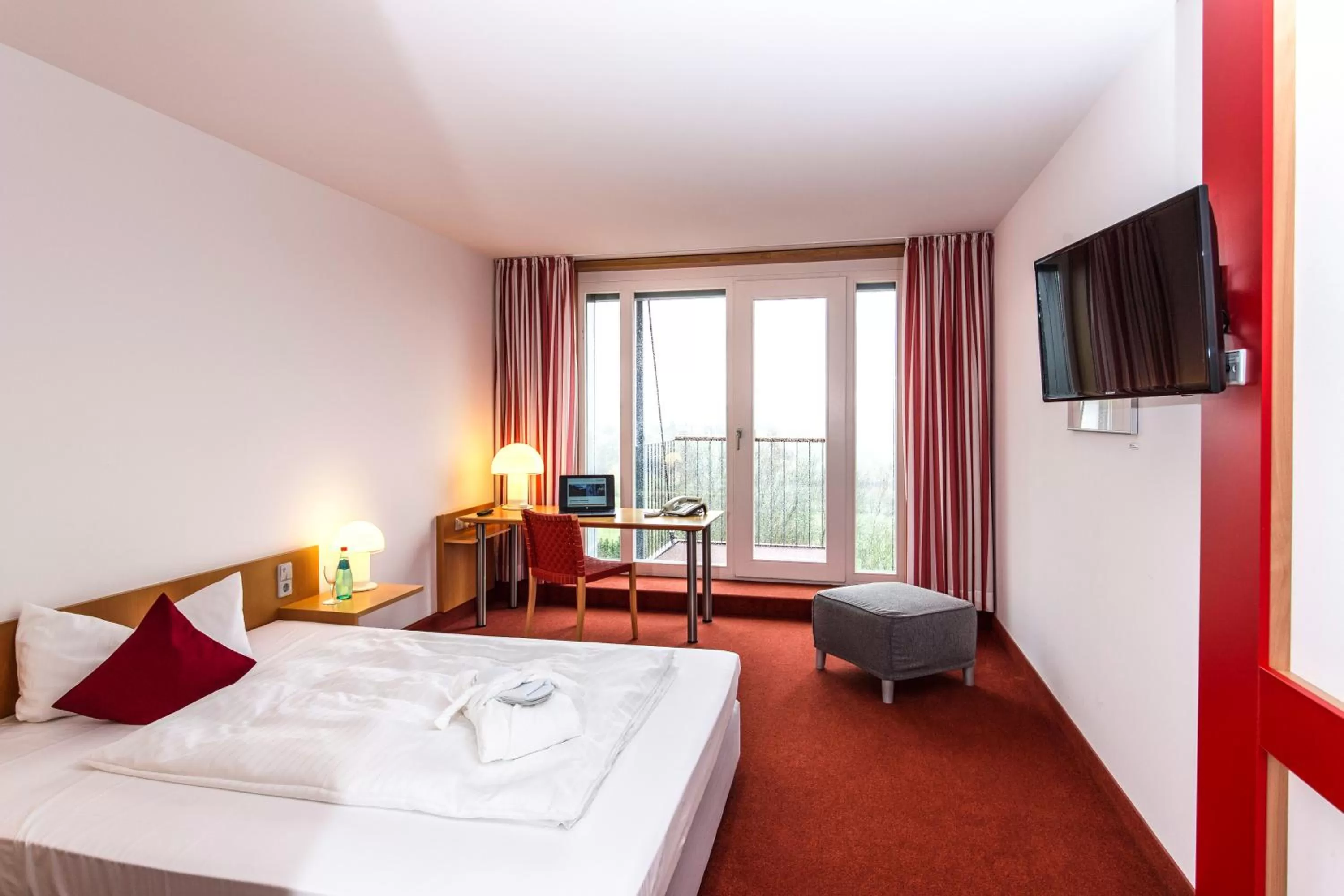 Photo of the whole room, Bed in Collegium Glashütten