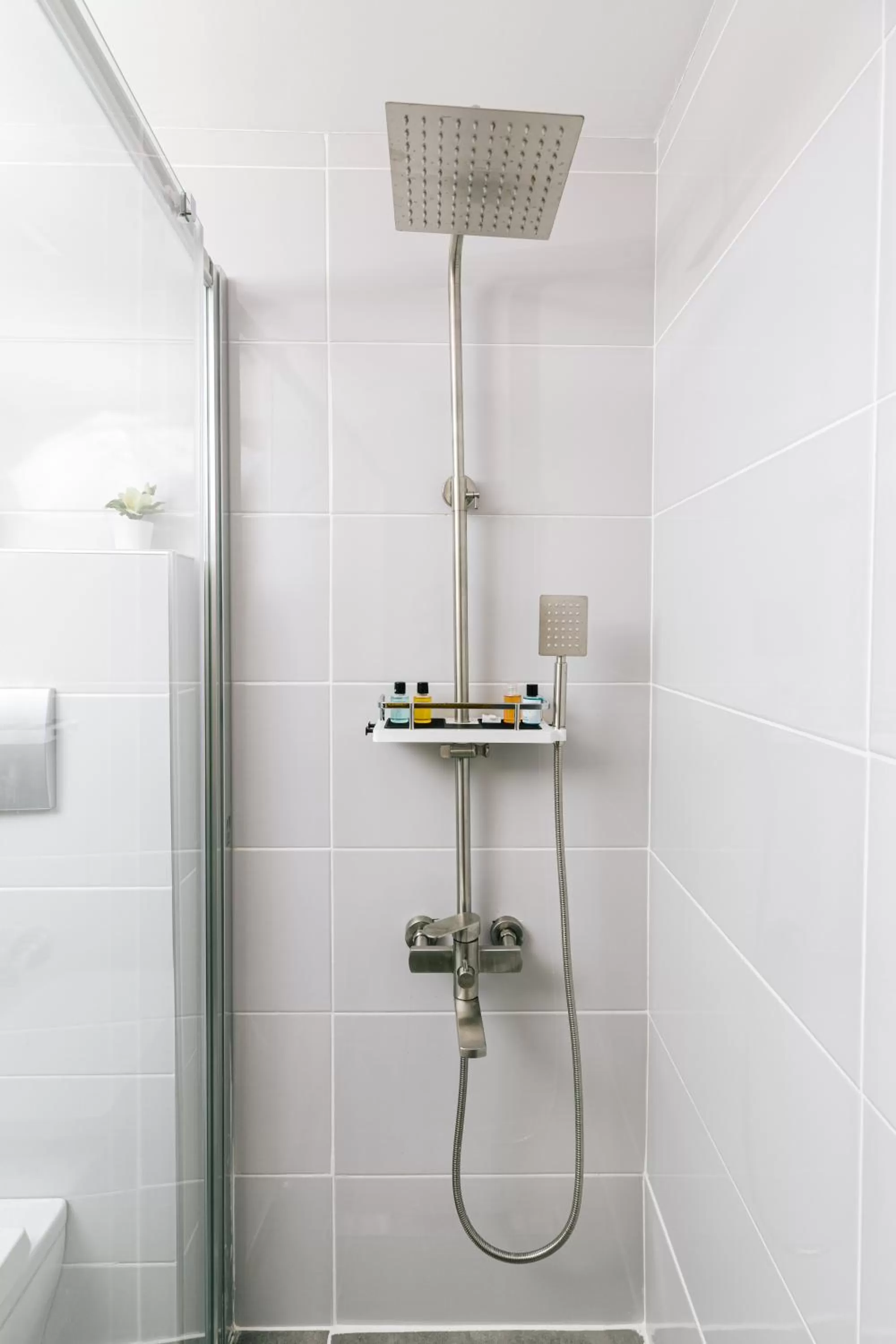 Shower in Marble Hotel