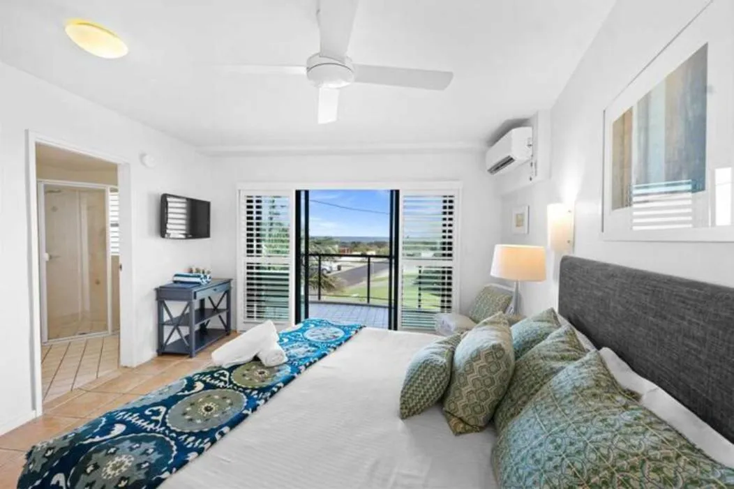 Bed in The Cove Yamba