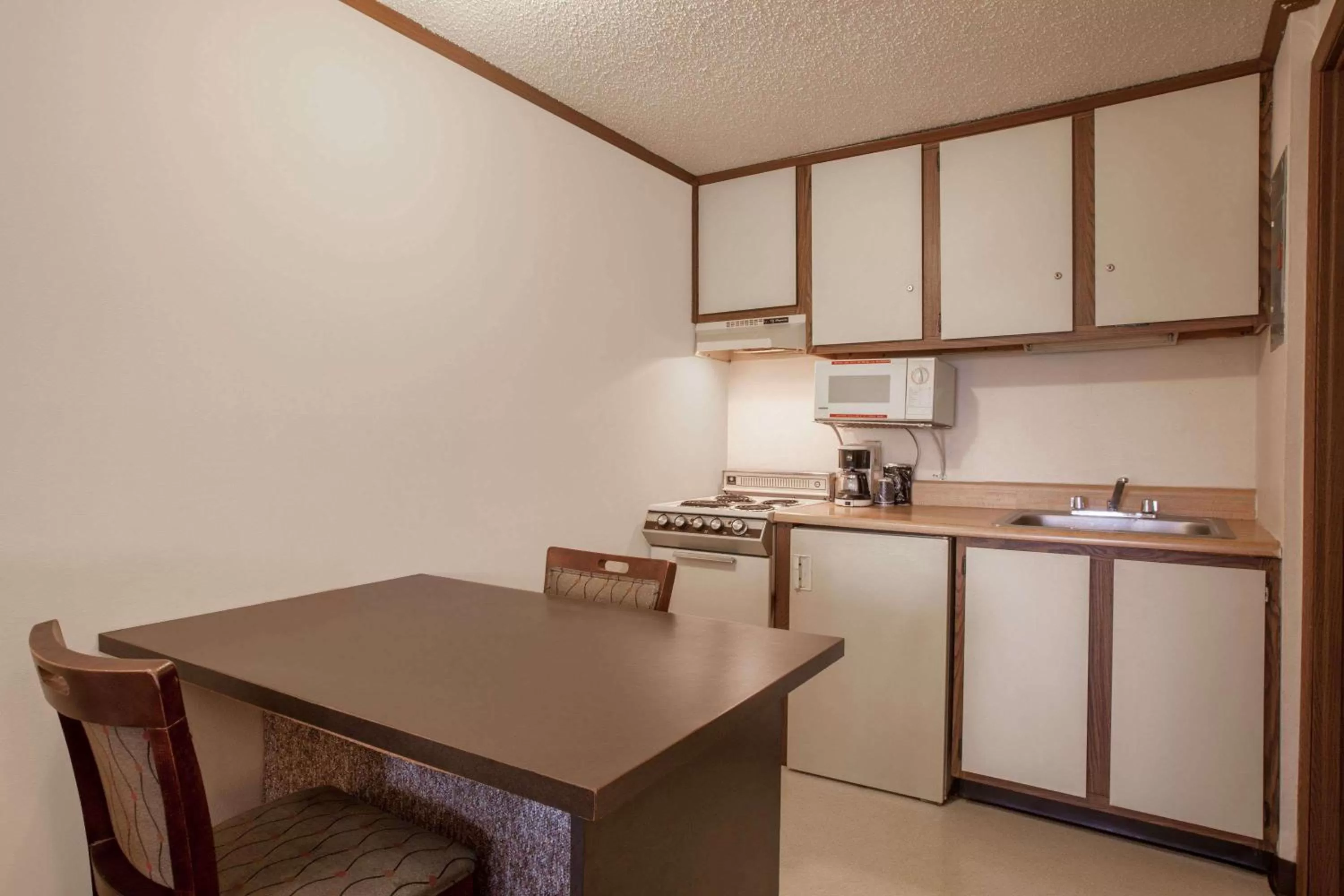 Photo of the whole room in Knights Inn Greensburg