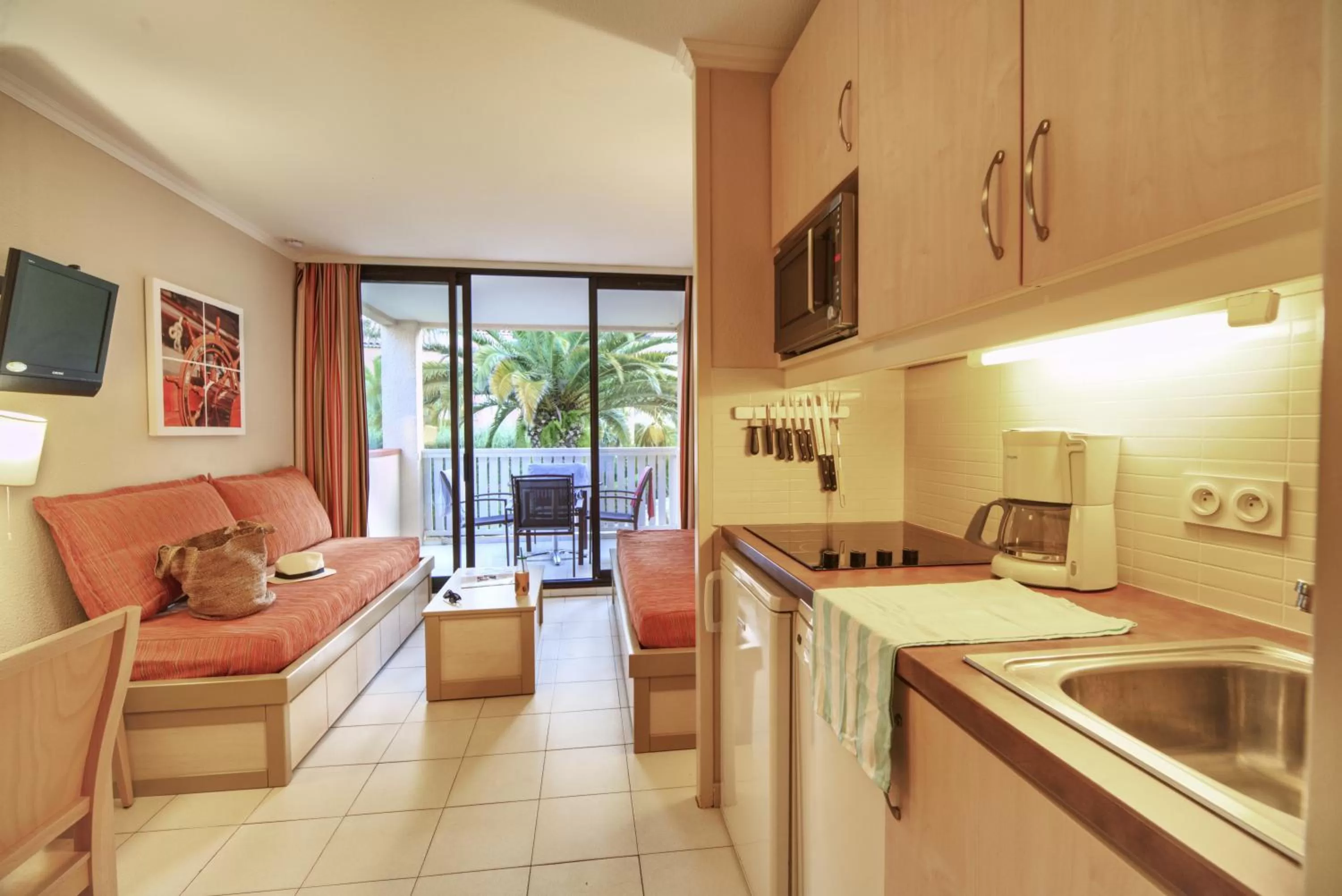 TV and multimedia in Résidence Pierre & Vacances L’Anse De Pramousquier