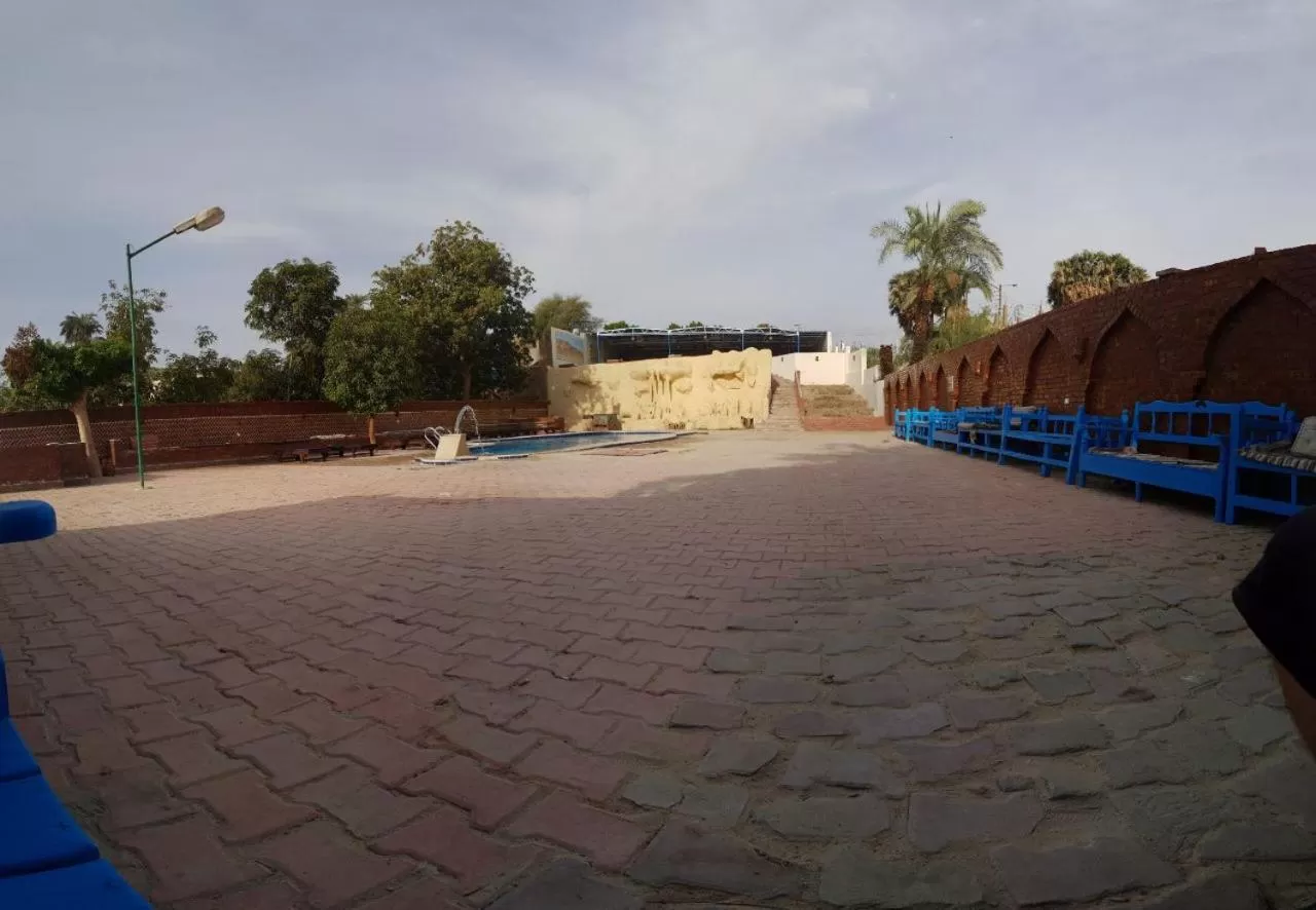 Swimming pool in Al Baeirat Hotel